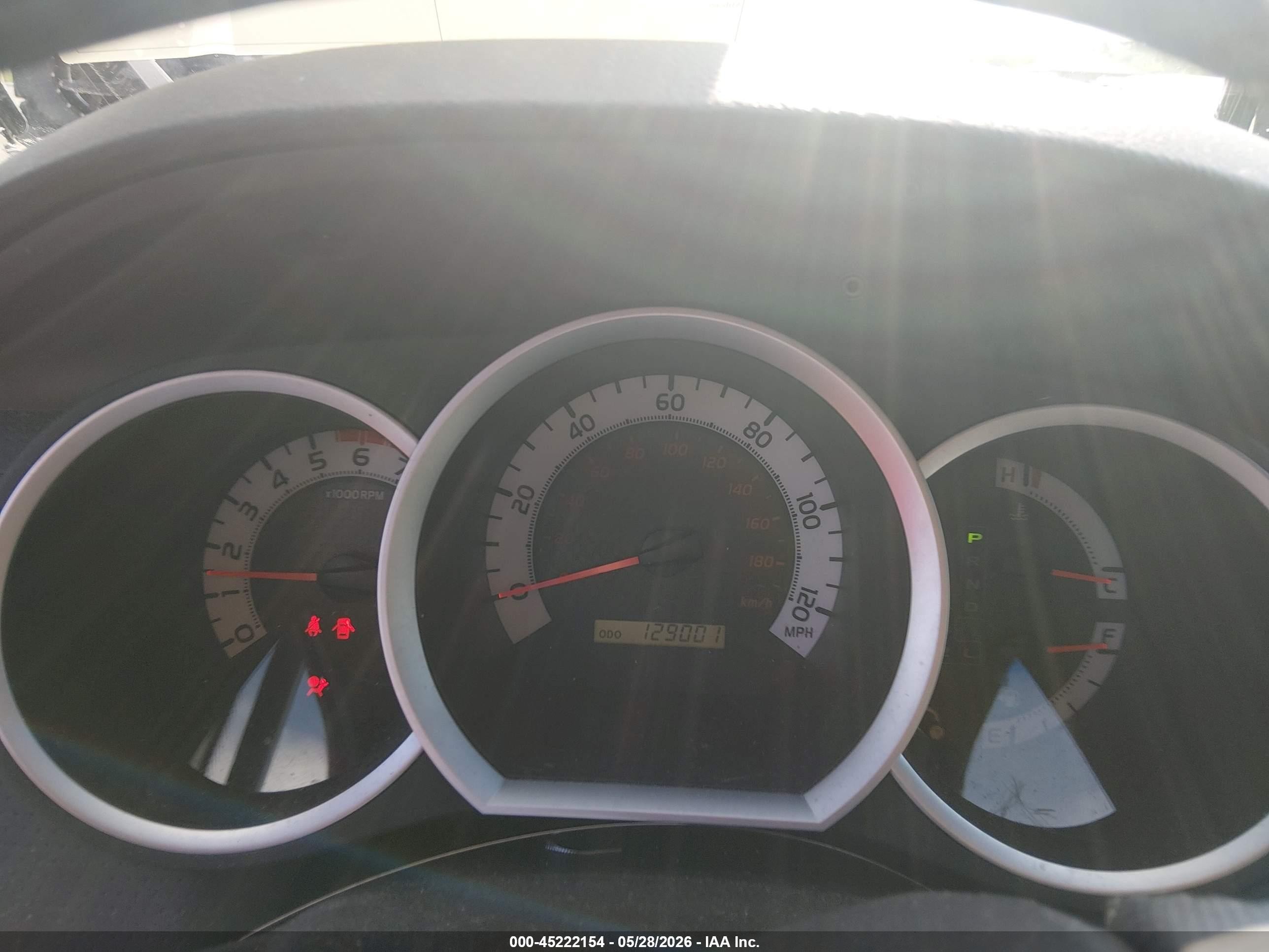 2015 Toyota Tacoma Base V6 Белый vin: 3TMLU4EN8FM204855