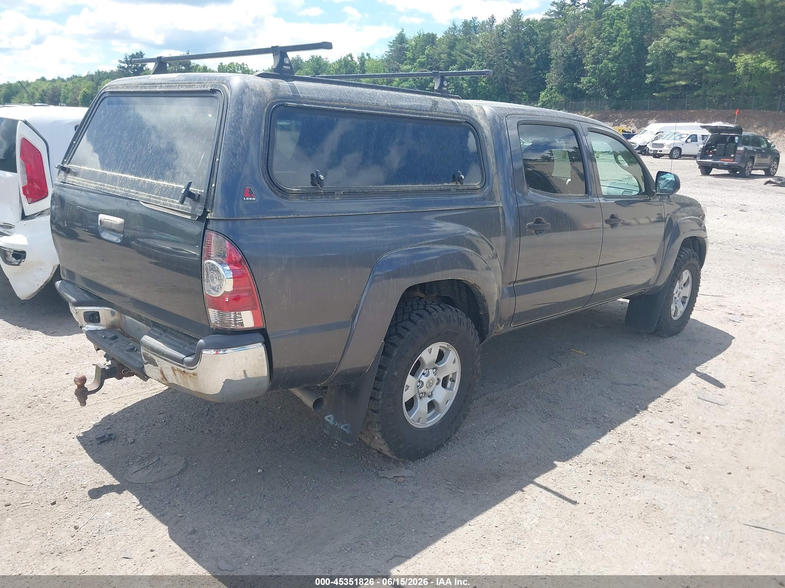 2015 Toyota Tacoma Base V6 Gray vin: 3TMLU4EN8FM205598