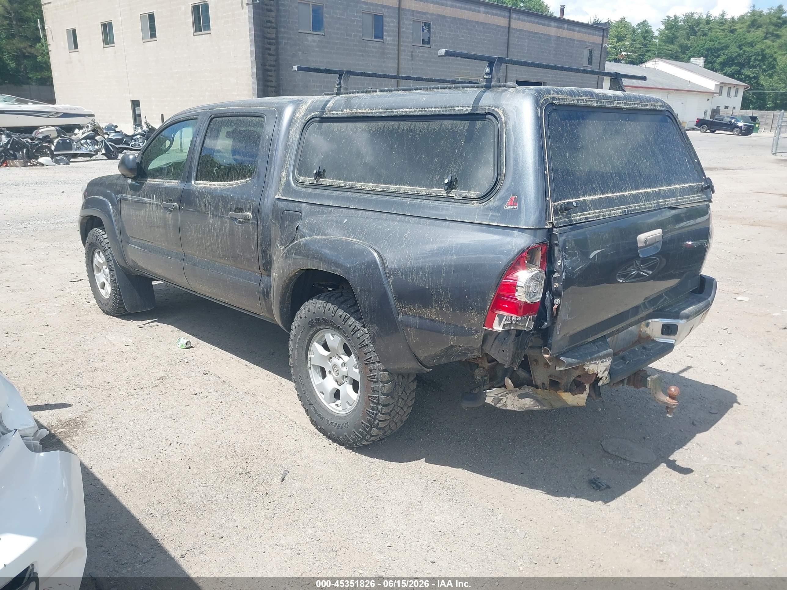 2015 Toyota Tacoma Base V6 Gray vin: 3TMLU4EN8FM205598
