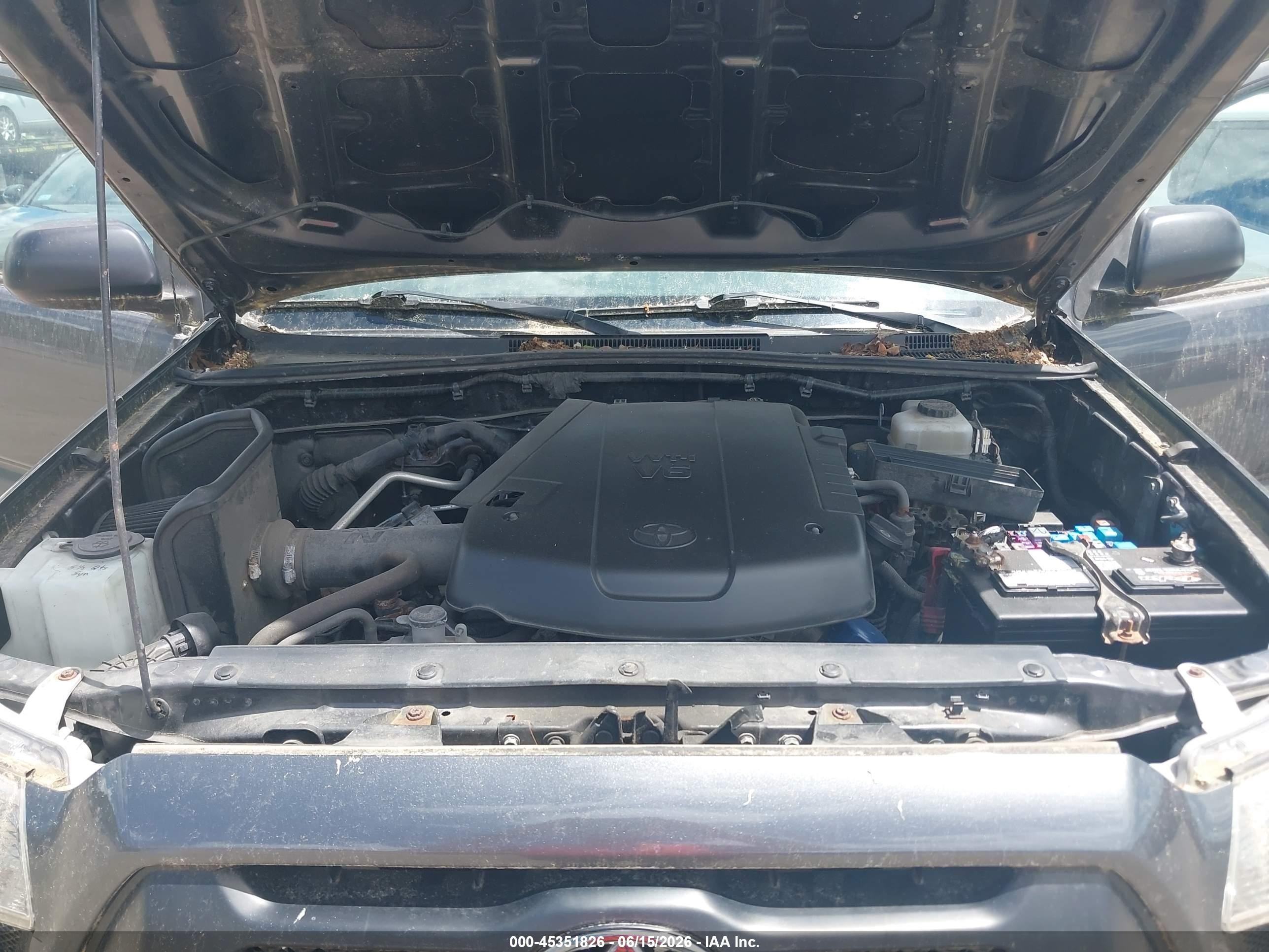2015 Toyota Tacoma Base V6 Gray vin: 3TMLU4EN8FM205598