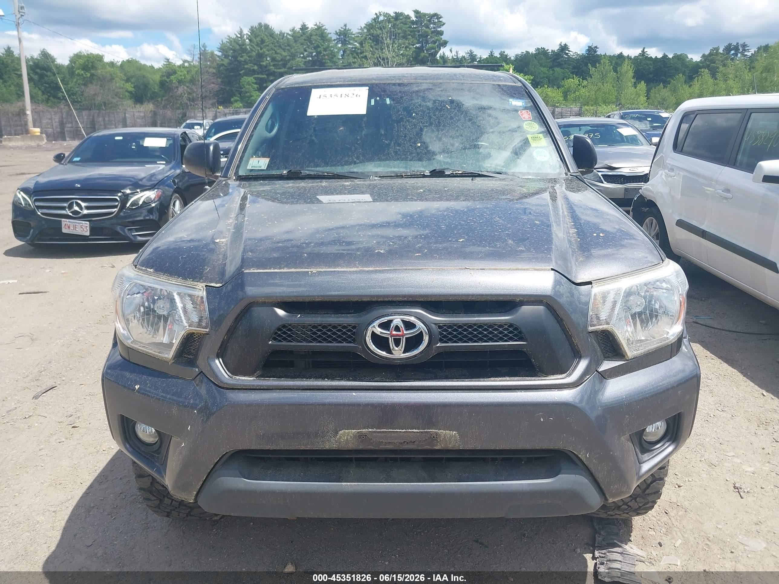 2015 Toyota Tacoma Base V6 Gray vin: 3TMLU4EN8FM205598