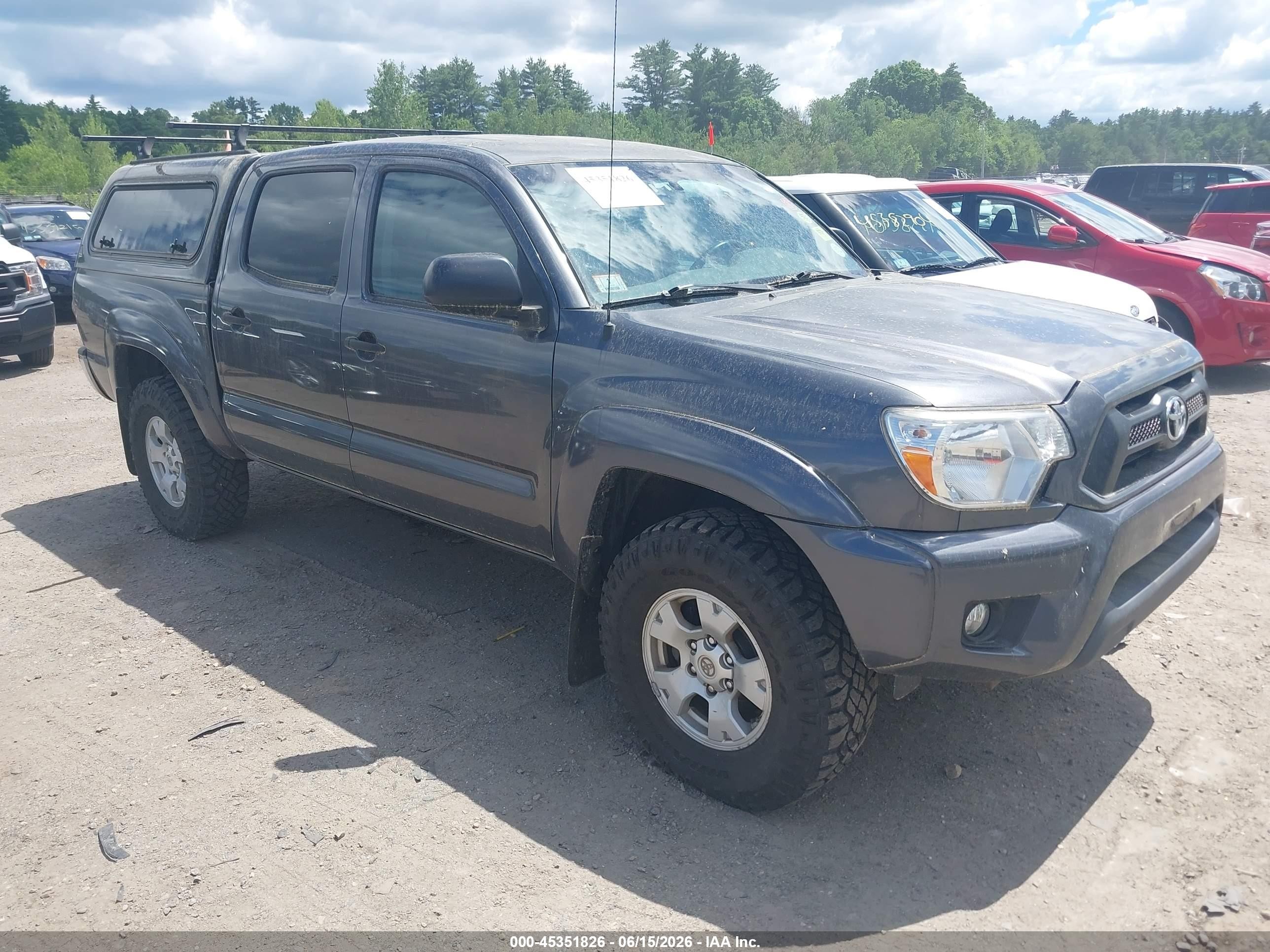2015 Toyota Tacoma Base V6 Gray vin: 3TMLU4EN8FM205598
