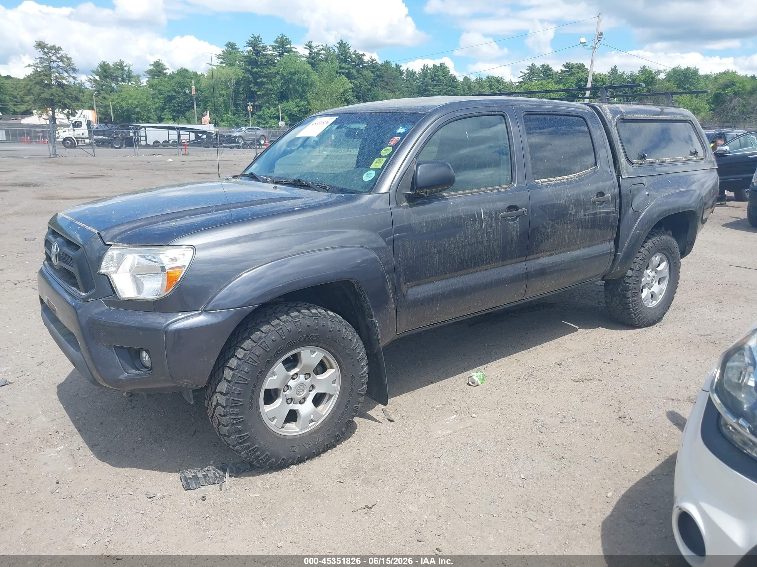 2015 Toyota Tacoma Base V6 Gray vin: 3TMLU4EN8FM205598