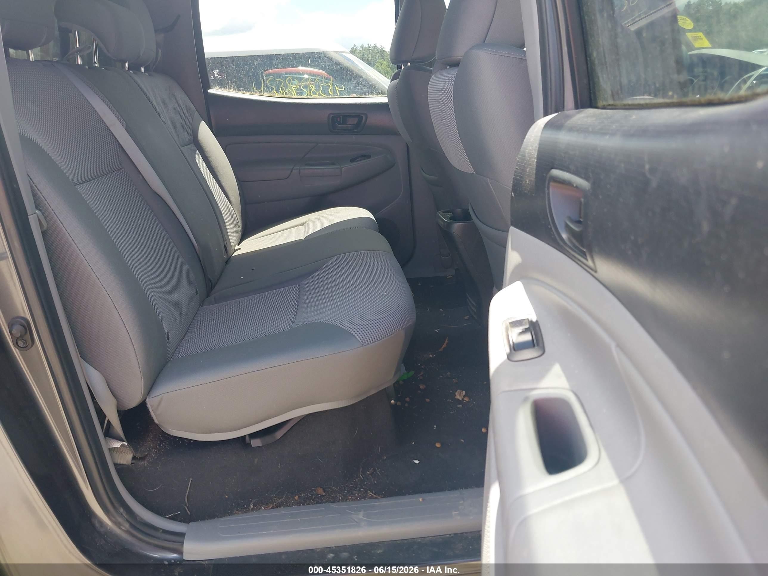 2015 Toyota Tacoma Base V6 Gray vin: 3TMLU4EN8FM205598