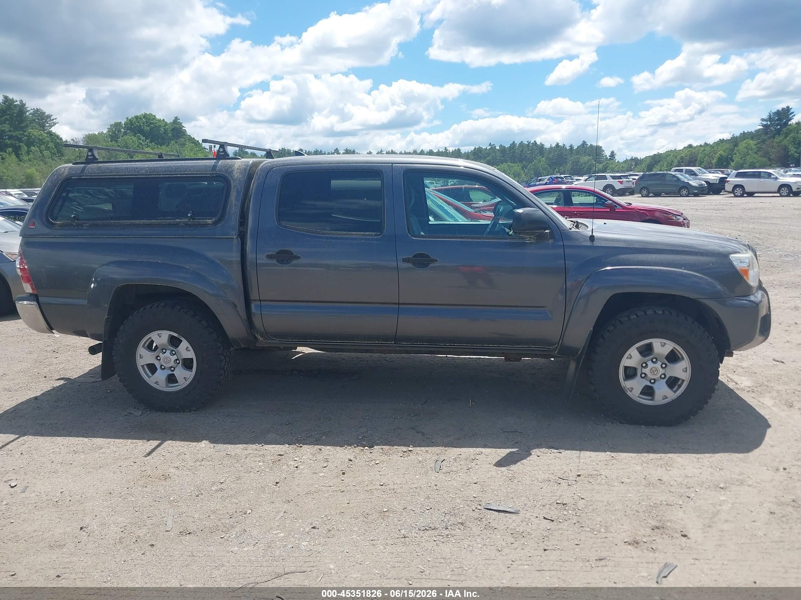 2015 Toyota Tacoma Base V6 Gray vin: 3TMLU4EN8FM205598