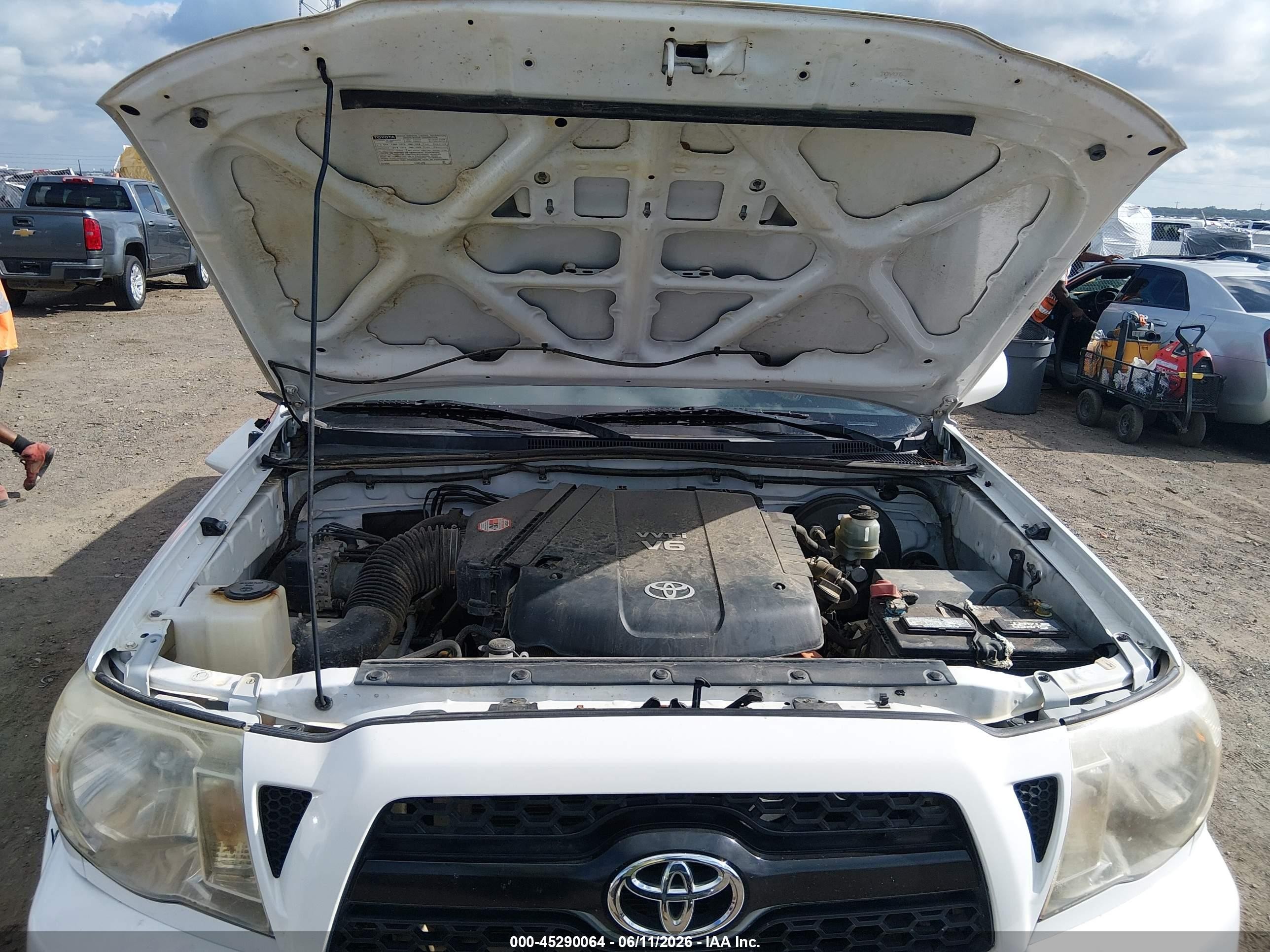 2011 Toyota Tacoma Base V6 White vin: 3TMLU4EN9BM061781
