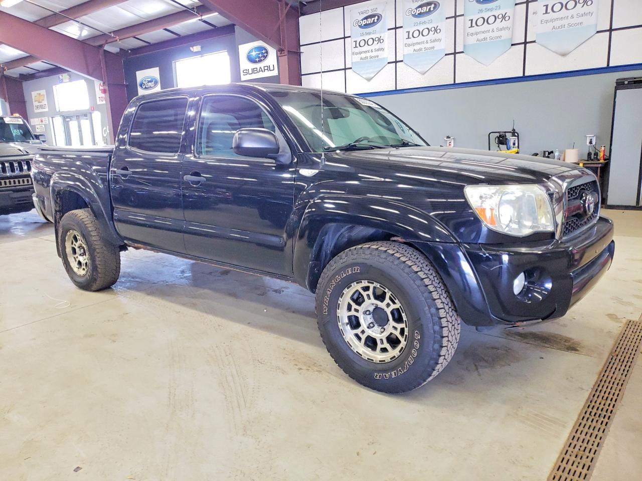 2011 Toyota Tacoma Double Cab Black vin: 3TMLU4EN9BM067693