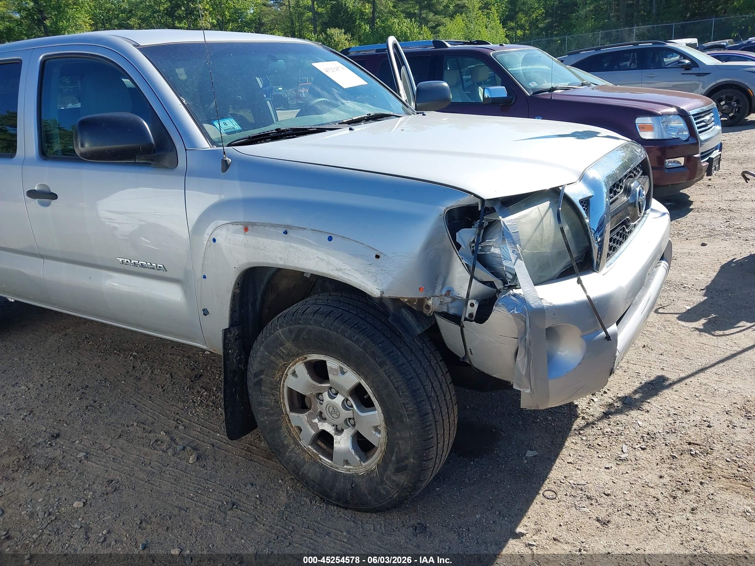 2011 Toyota Tacoma Base V6 Silver vin: 3TMLU4EN9BM070142