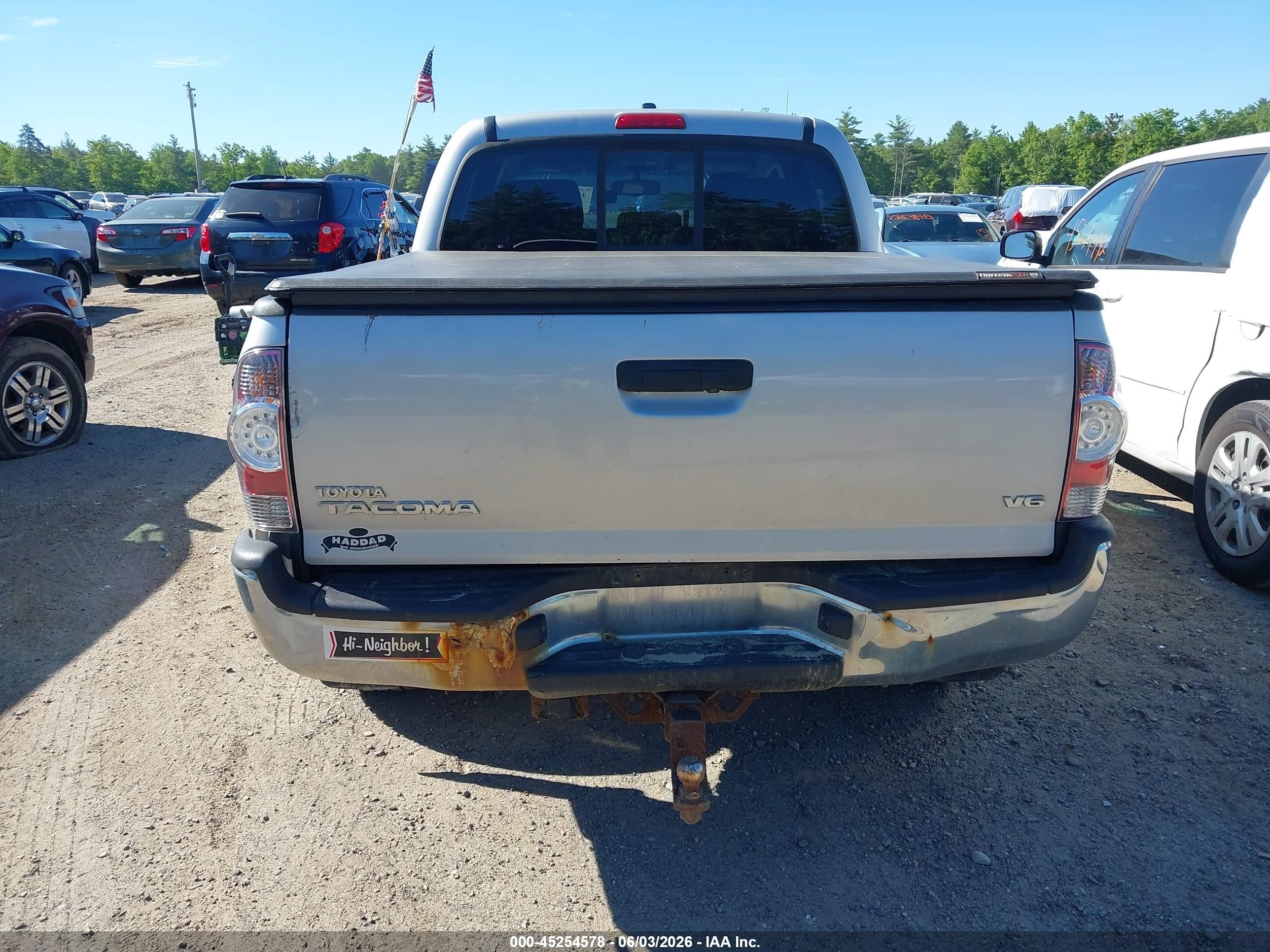 2011 Toyota Tacoma Base V6 Silver vin: 3TMLU4EN9BM070142