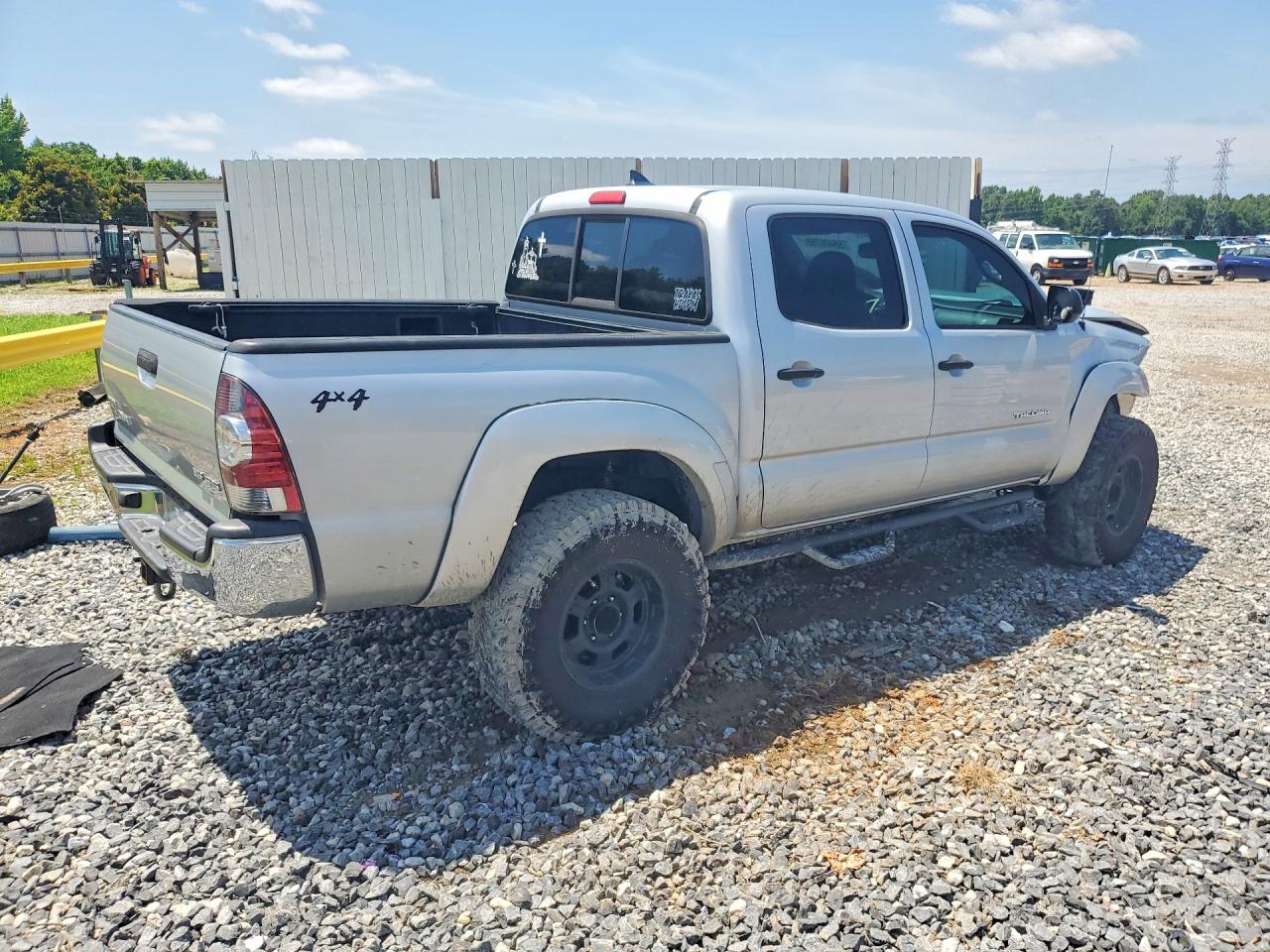 2012 Toyota Tacoma Double Cab Серебряный vin: 3TMLU4EN9CM082017