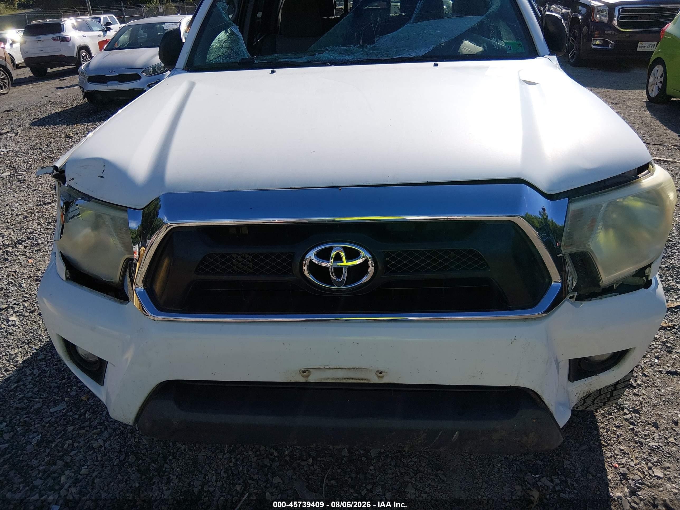 2013 Toyota Tacoma Base V6 White vin: 3TMLU4EN9DM111033