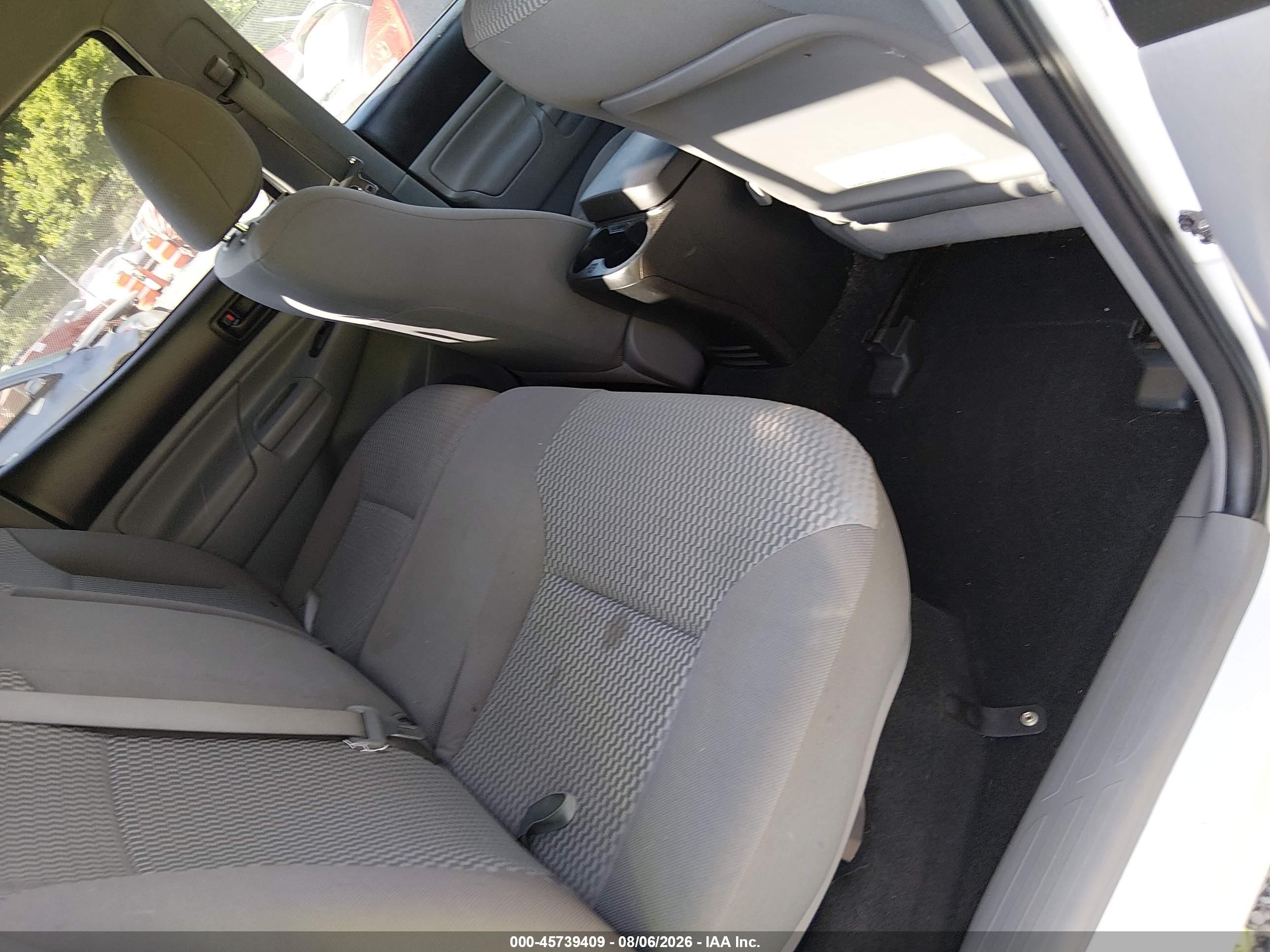 2013 Toyota Tacoma Base V6 White vin: 3TMLU4EN9DM111033
