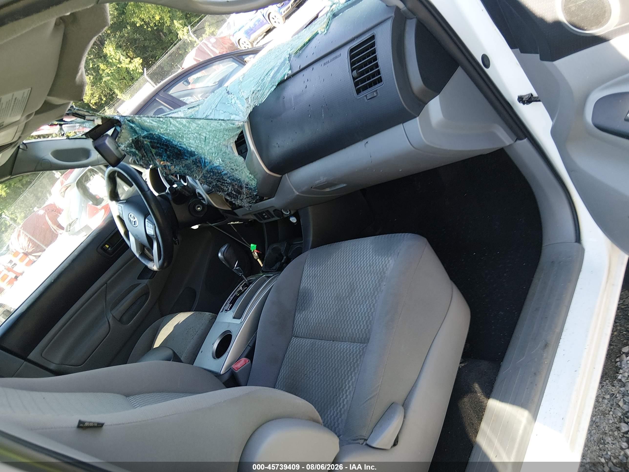 2013 Toyota Tacoma Base V6 White vin: 3TMLU4EN9DM111033