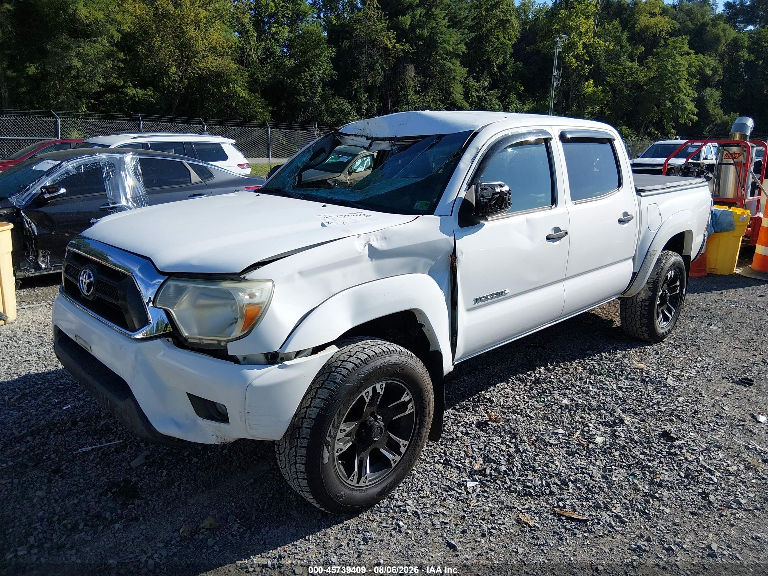 2013 Toyota Tacoma Base V6 White vin: 3TMLU4EN9DM111033