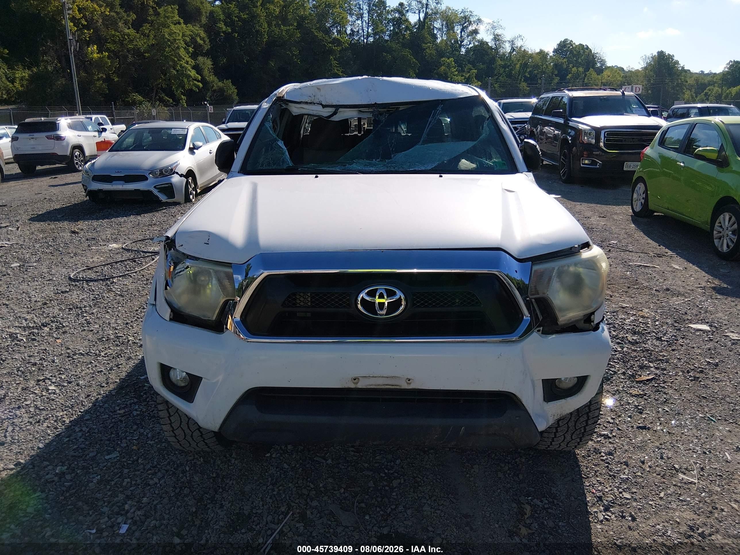 2013 Toyota Tacoma Base V6 White vin: 3TMLU4EN9DM111033