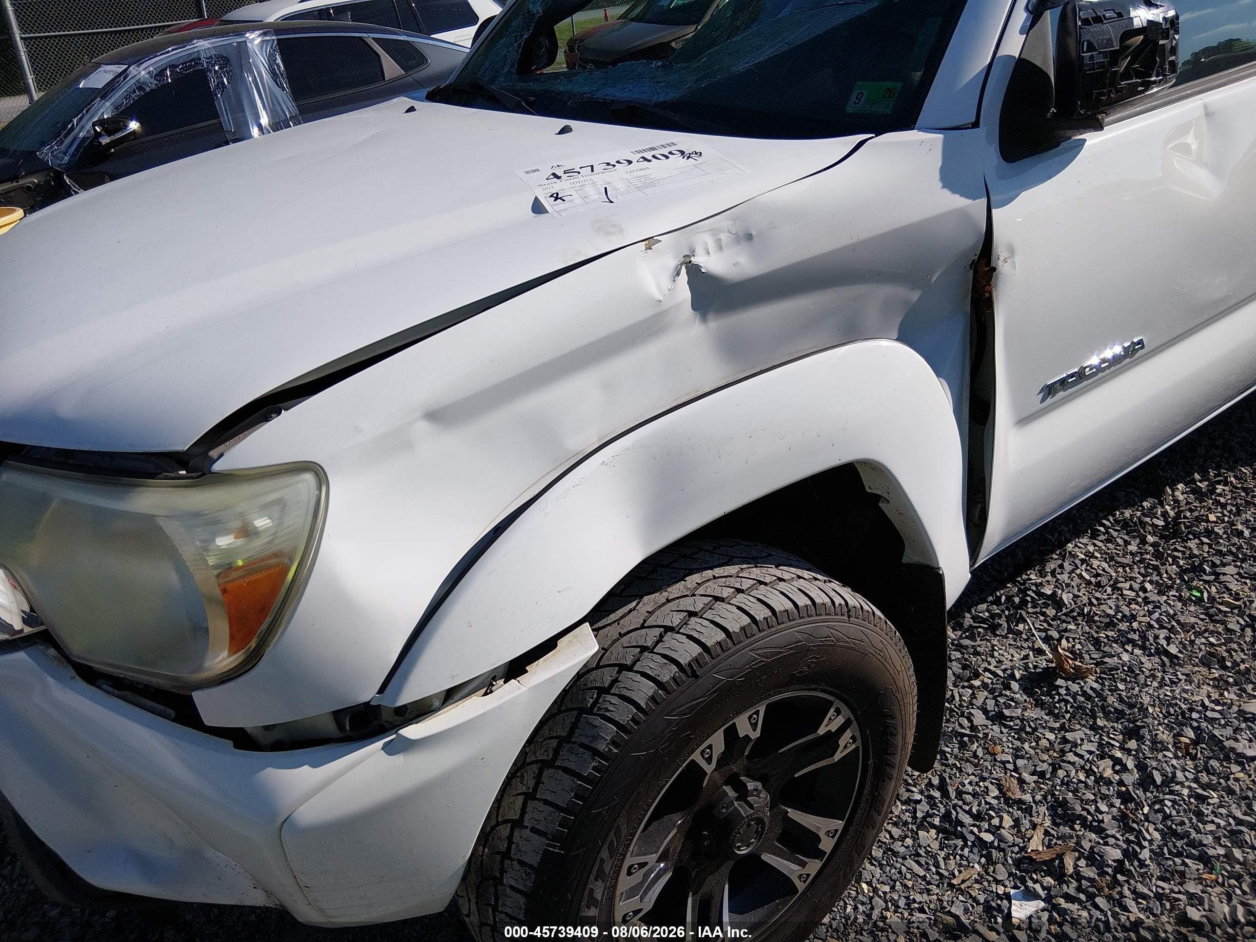 2013 Toyota Tacoma Base V6 White vin: 3TMLU4EN9DM111033