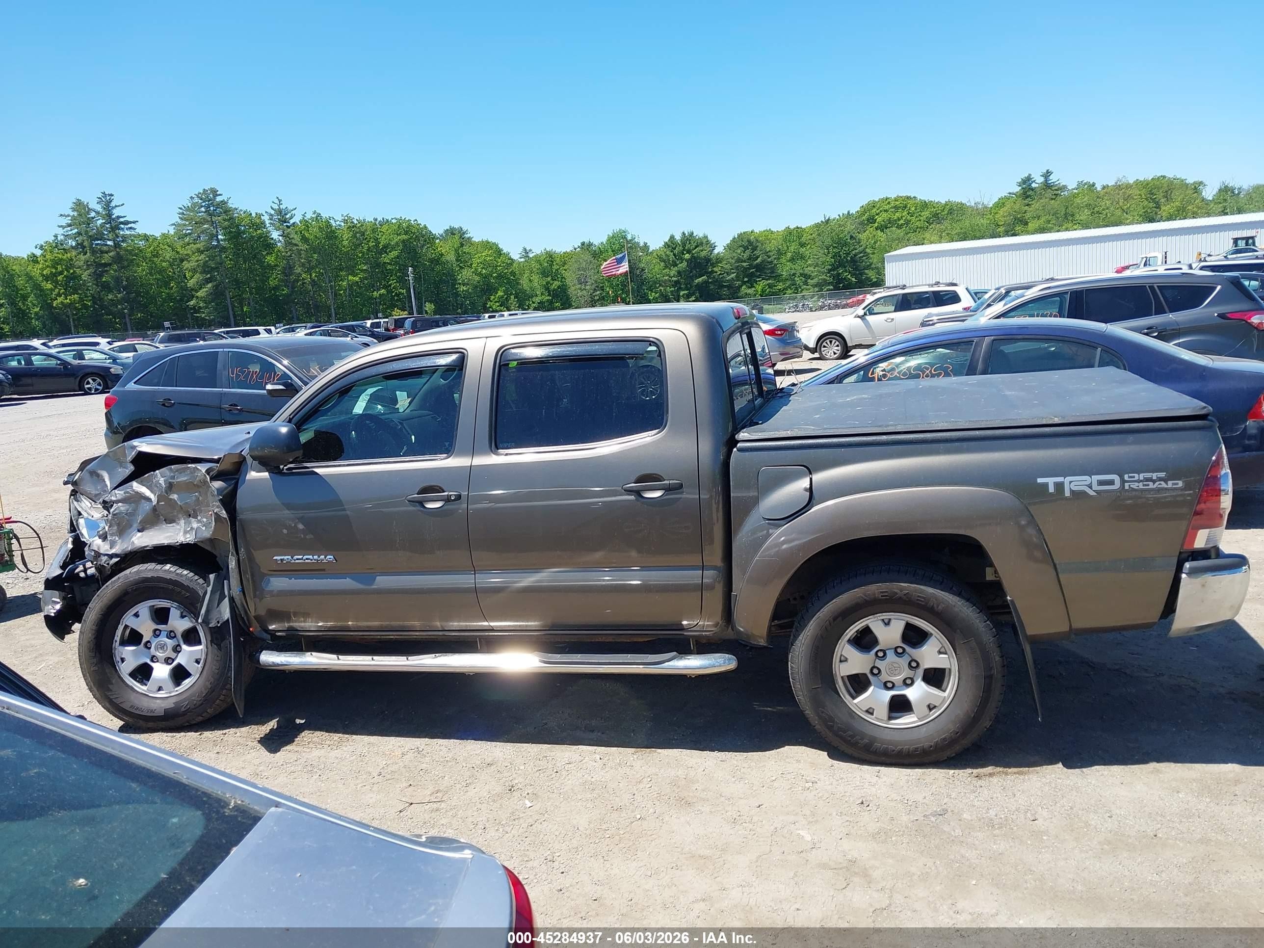 2013 Toyota Tacoma Base V6 Brown vin: 3TMLU4EN9DM111792