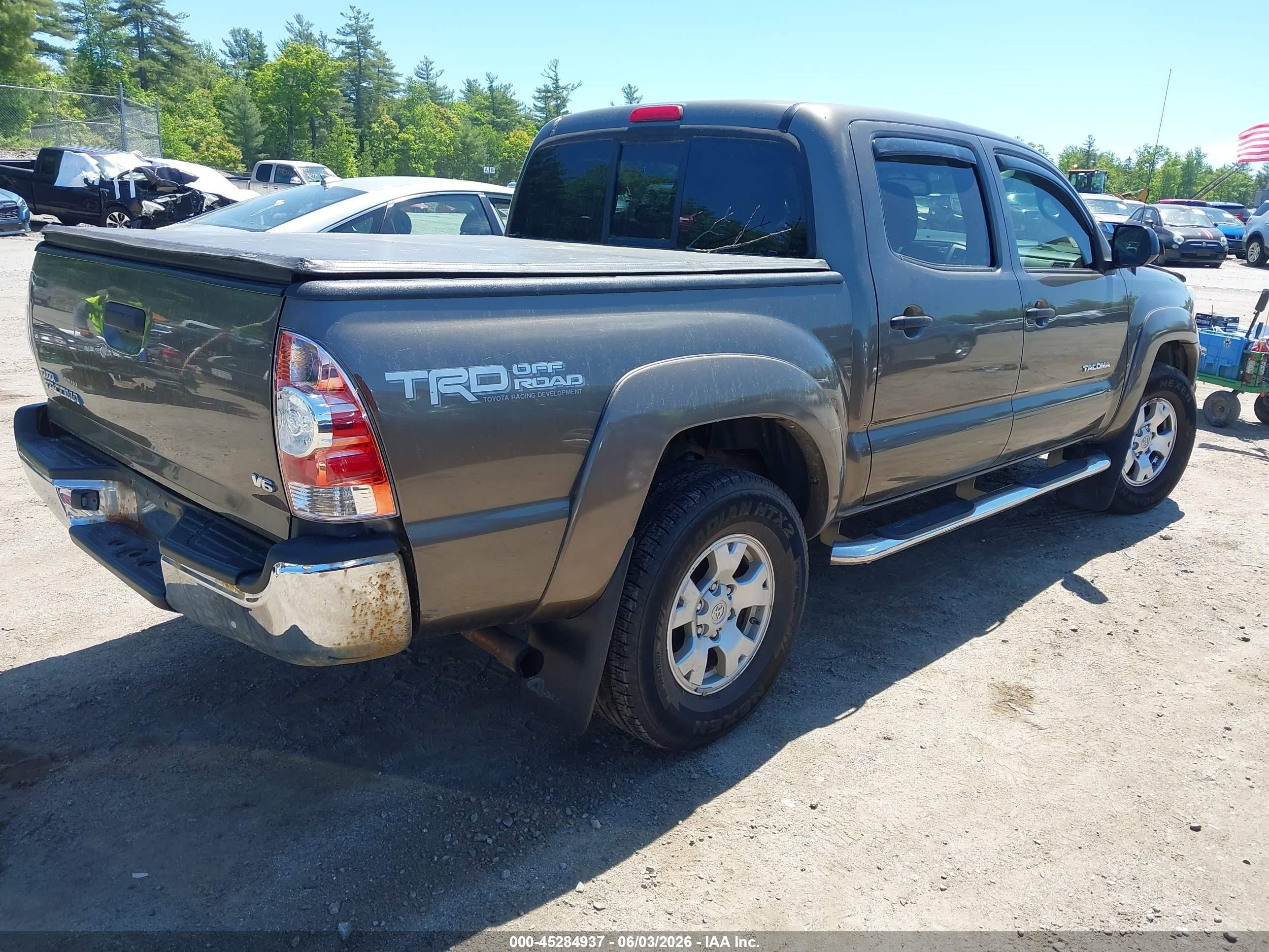2013 Toyota Tacoma Base V6 Brown vin: 3TMLU4EN9DM111792