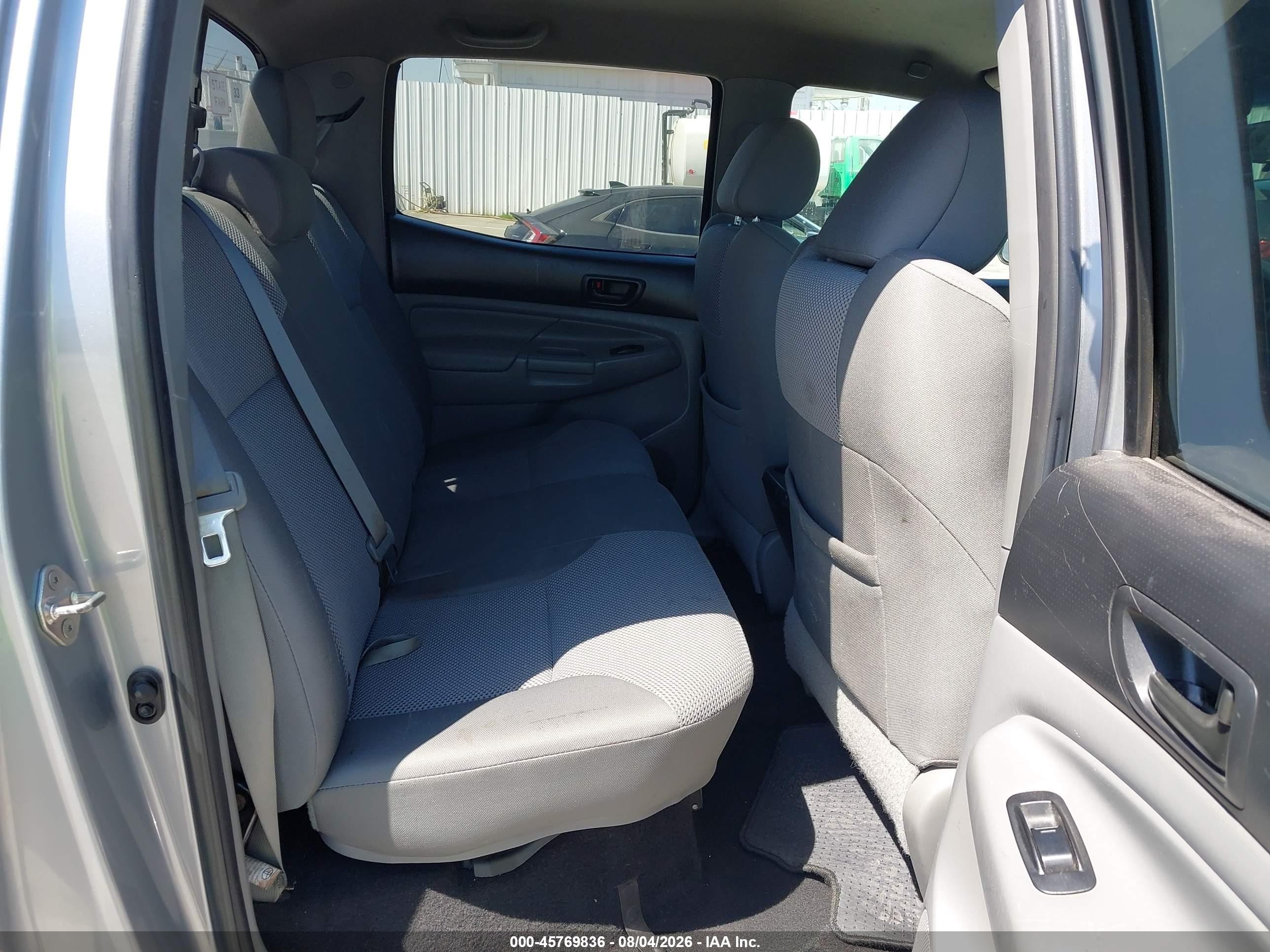 2014 Toyota Tacoma Base V6 Silver vin: 3TMLU4EN9EM146057