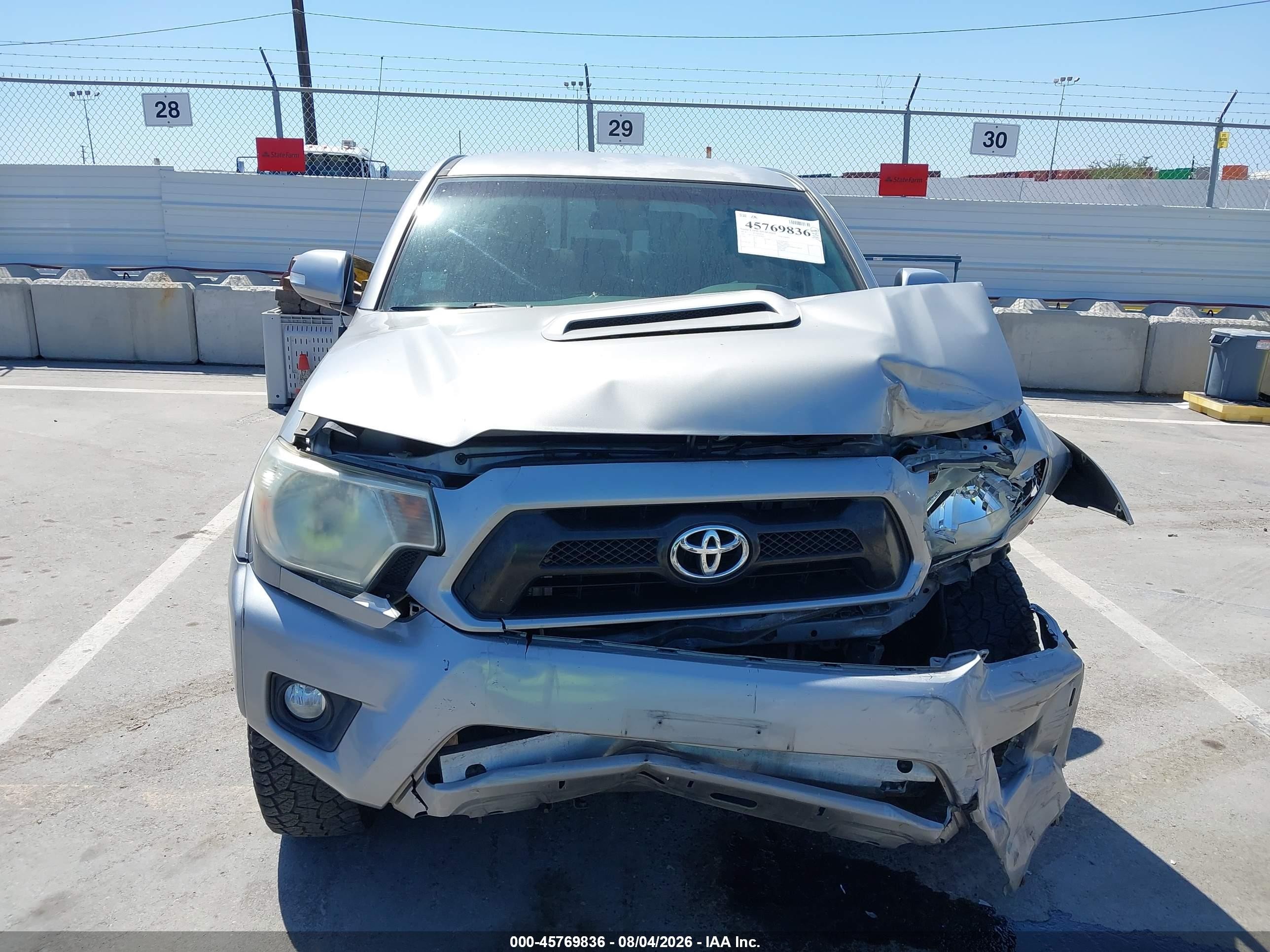 2014 Toyota Tacoma Base V6 Silver vin: 3TMLU4EN9EM146057