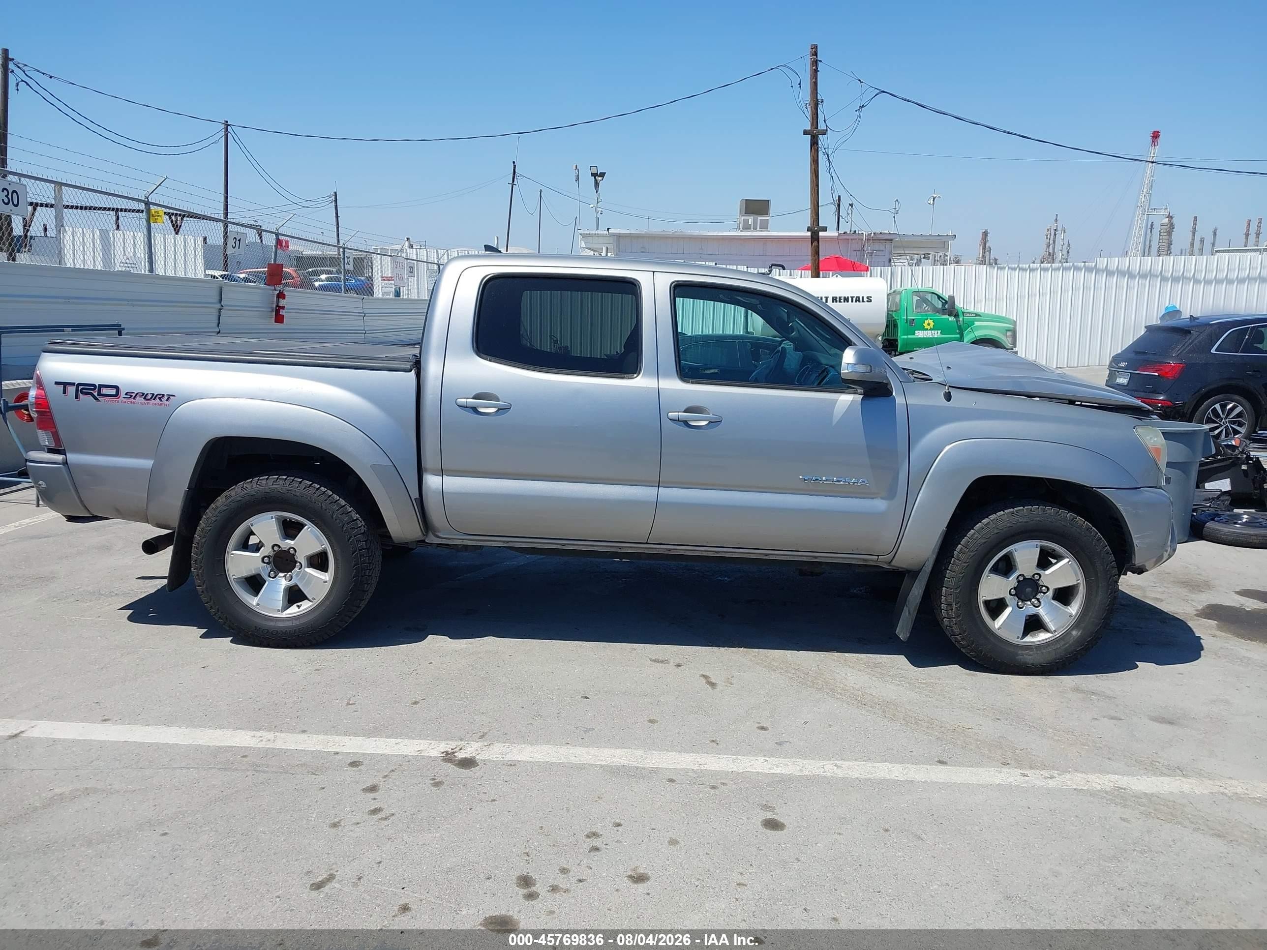 2014 Toyota Tacoma Base V6 Silver vin: 3TMLU4EN9EM146057