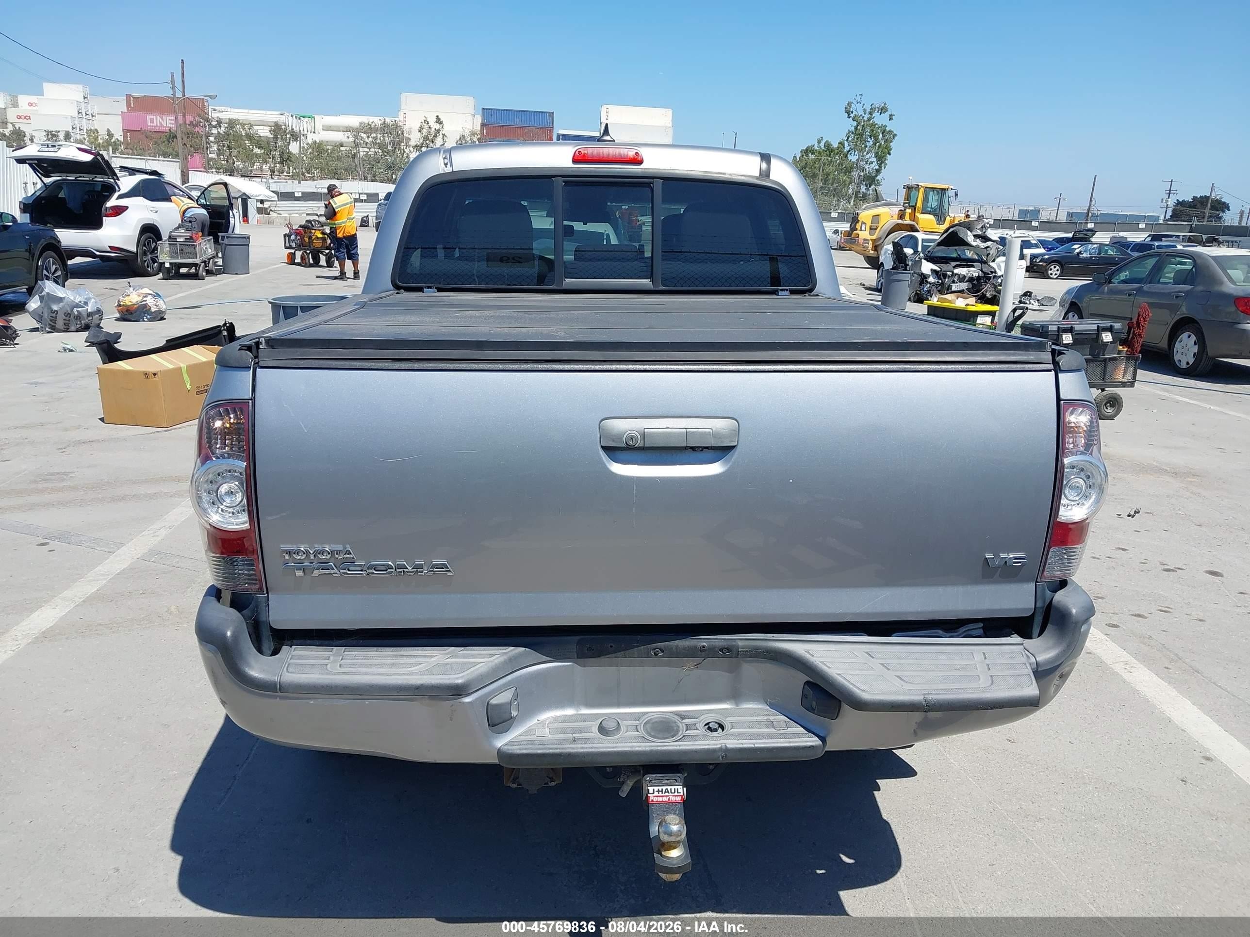 2014 Toyota Tacoma Base V6 Silver vin: 3TMLU4EN9EM146057