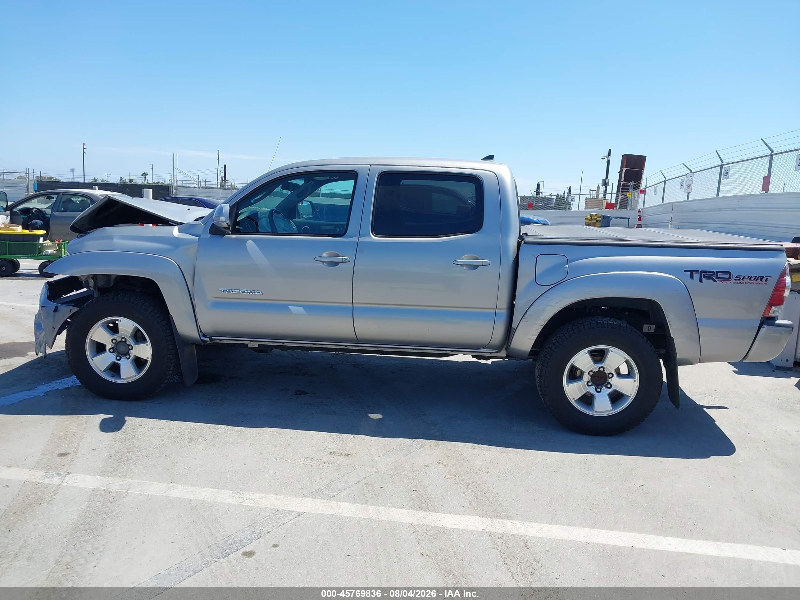 2014 Toyota Tacoma Base V6 Silver vin: 3TMLU4EN9EM146057