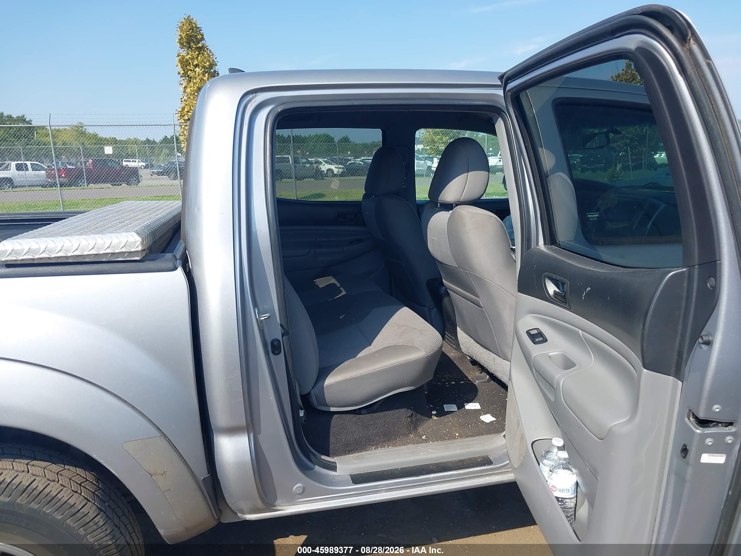 2014 Toyota Tacoma Base V6 Silver vin: 3TMLU4EN9EM161898
