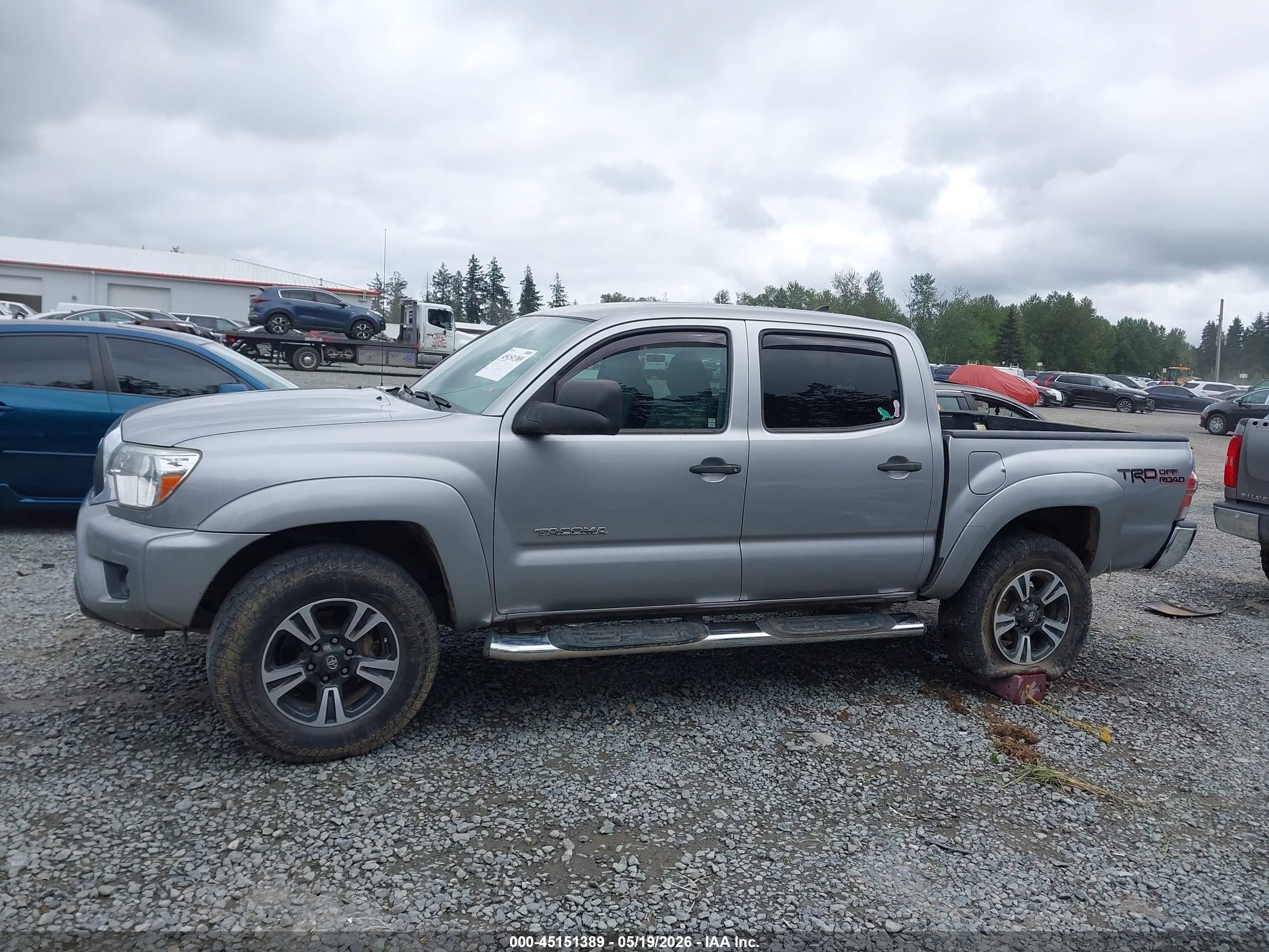 2015 Toyota Tacoma Base V6 Gray vin: 3TMLU4EN9FM164561