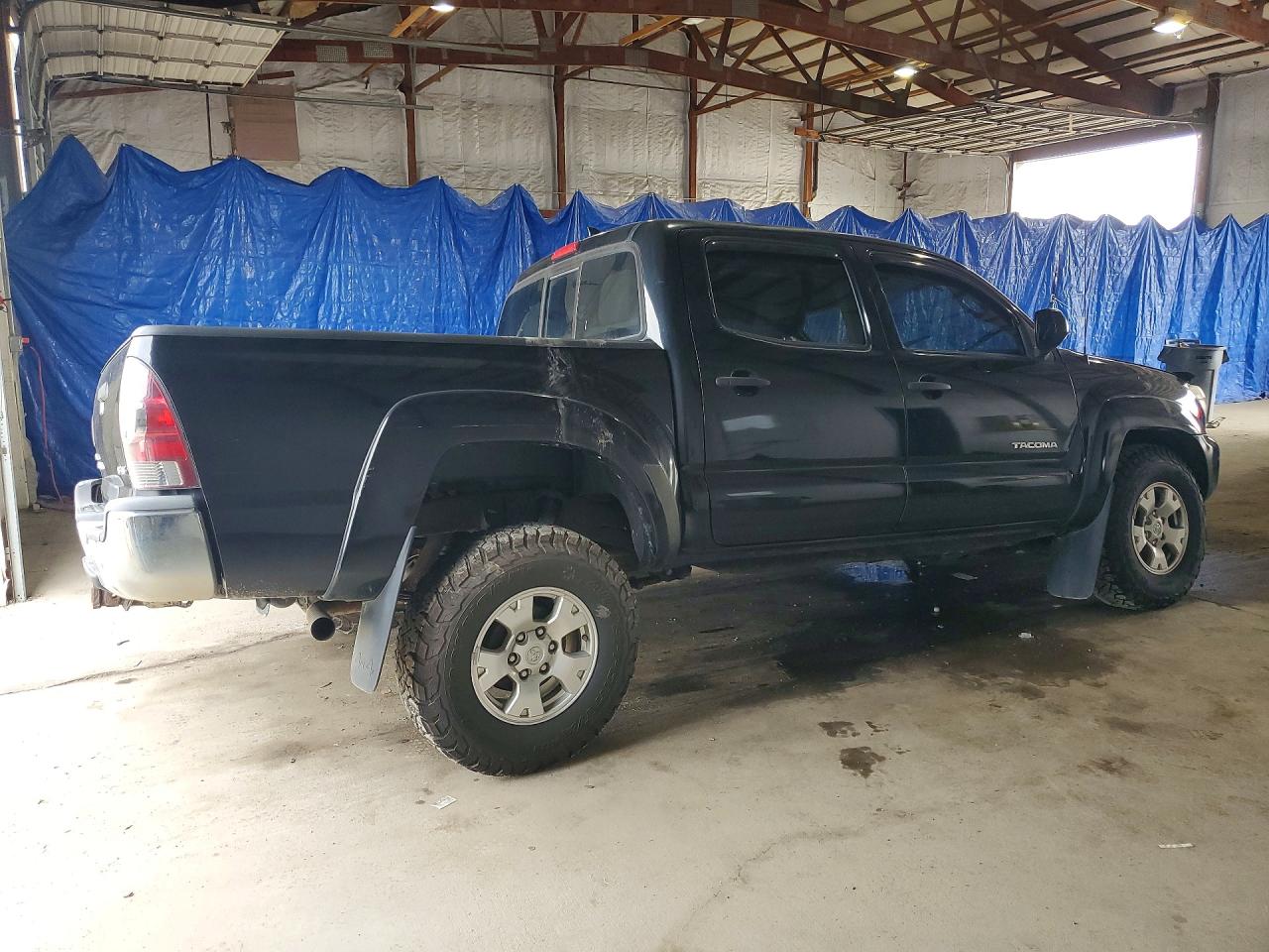 2015 Toyota Tacoma V6 Black vin: 3TMLU4EN9FM167900