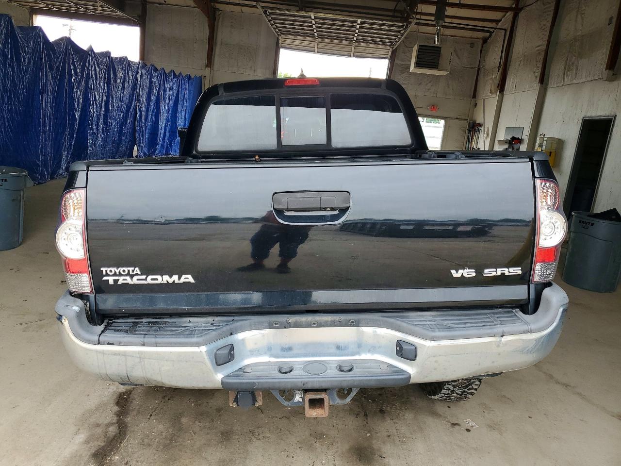 2015 Toyota Tacoma V6 Black vin: 3TMLU4EN9FM167900