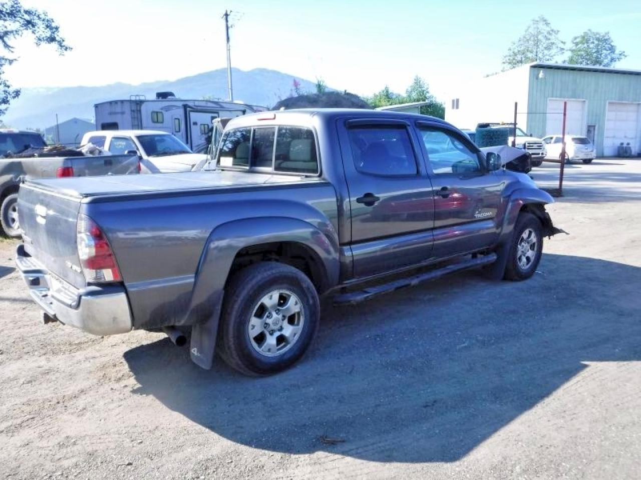 2011 Toyota Tacoma V6 Угольный vin: 3TMLU4ENXBM060350