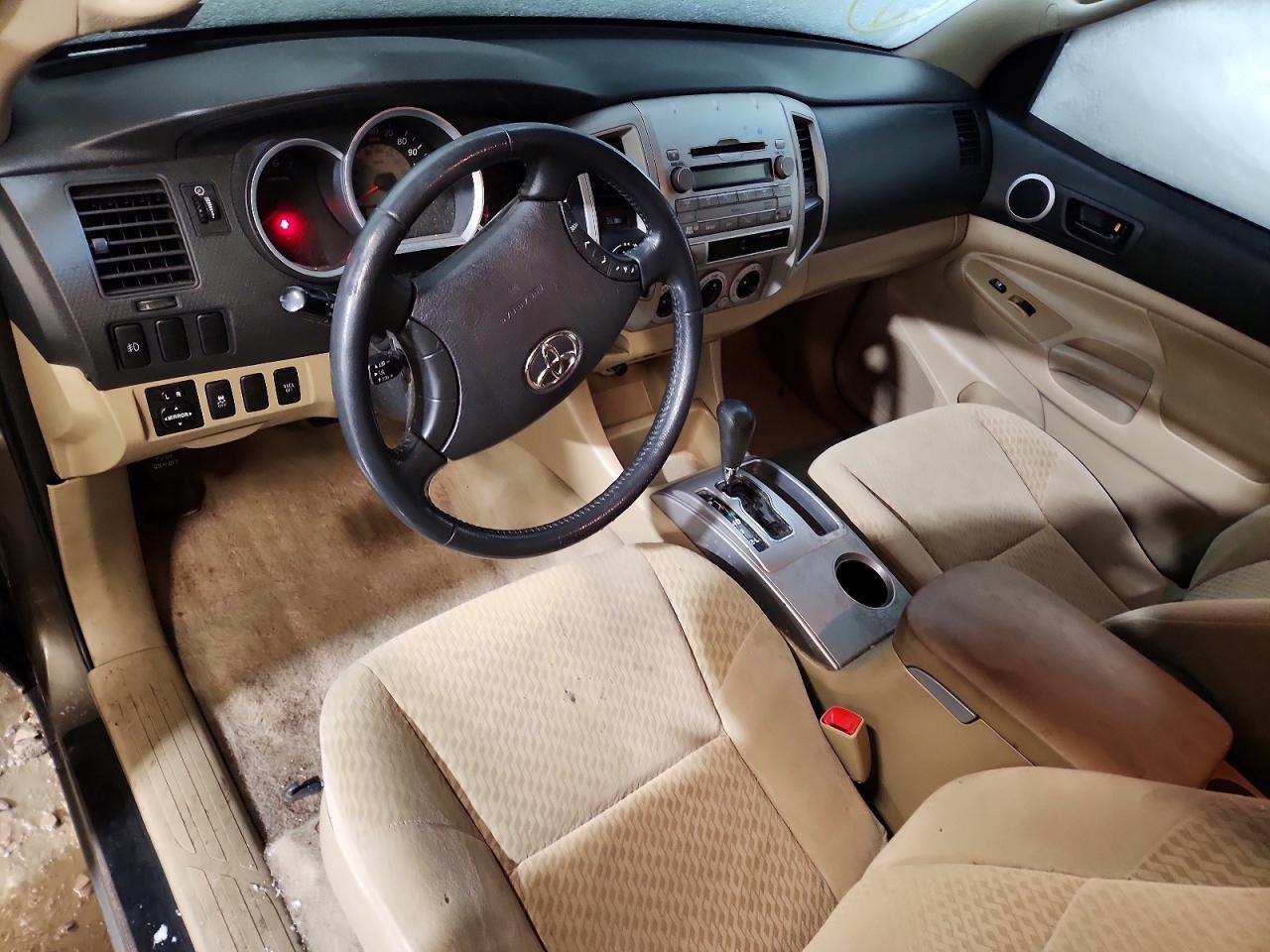 2011 Toyota Tacoma Double Cab Коричневый vin: 3TMLU4ENXBM064608