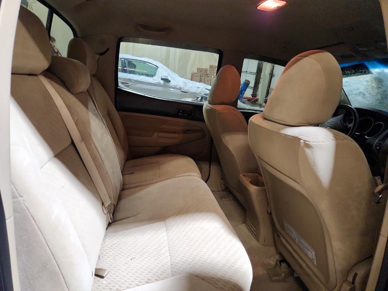 2011 Toyota Tacoma Double Cab Коричневый vin: 3TMLU4ENXBM064608