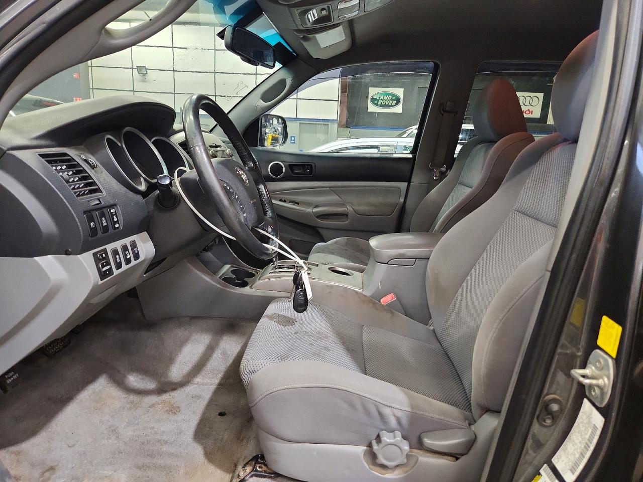 2011 Toyota Tacoma V6 Gray vin: 3TMLU4ENXBM068884