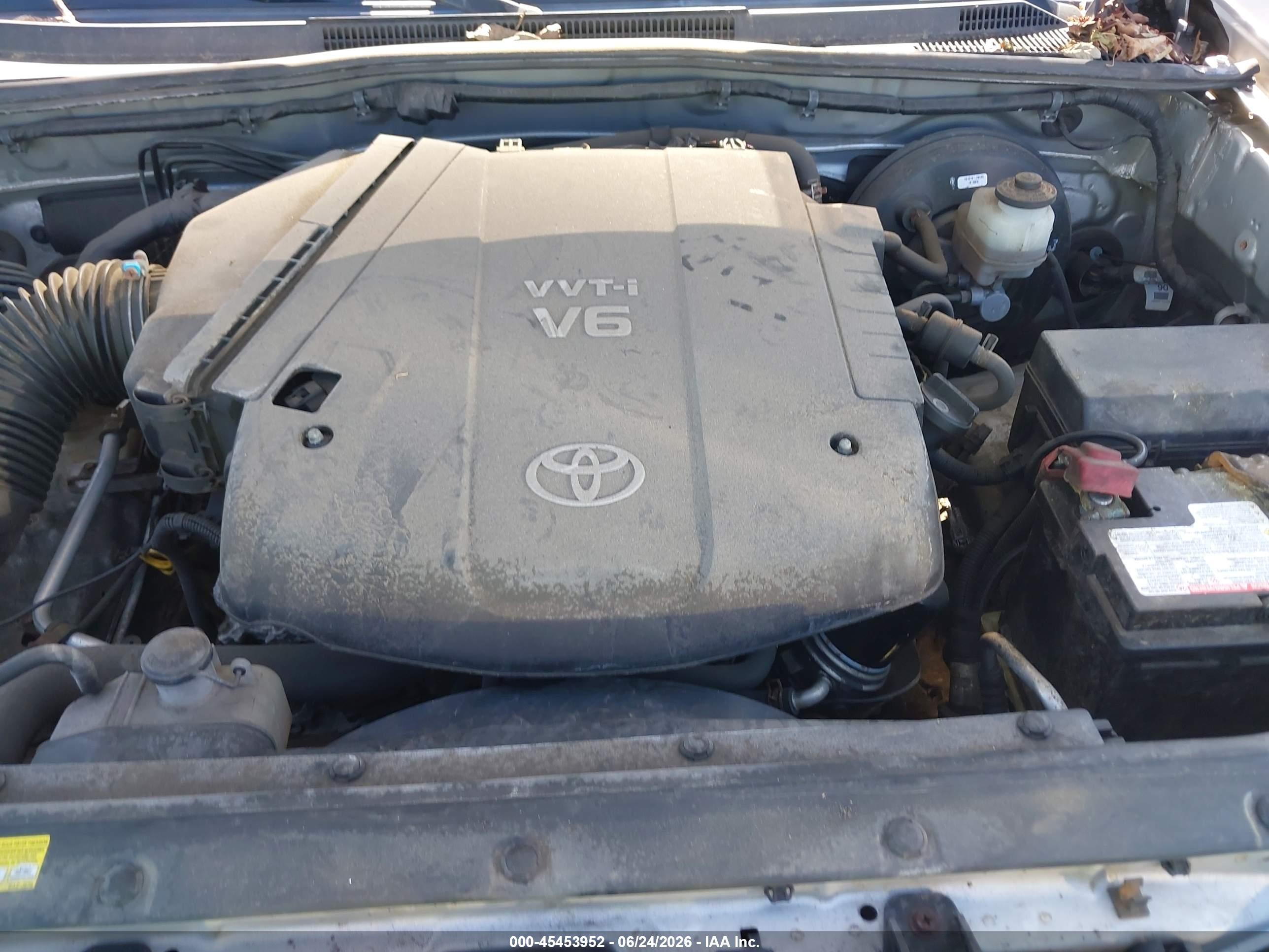 2011 Toyota Tacoma Base V6 Серебряный vin: 3TMLU4ENXBM071994