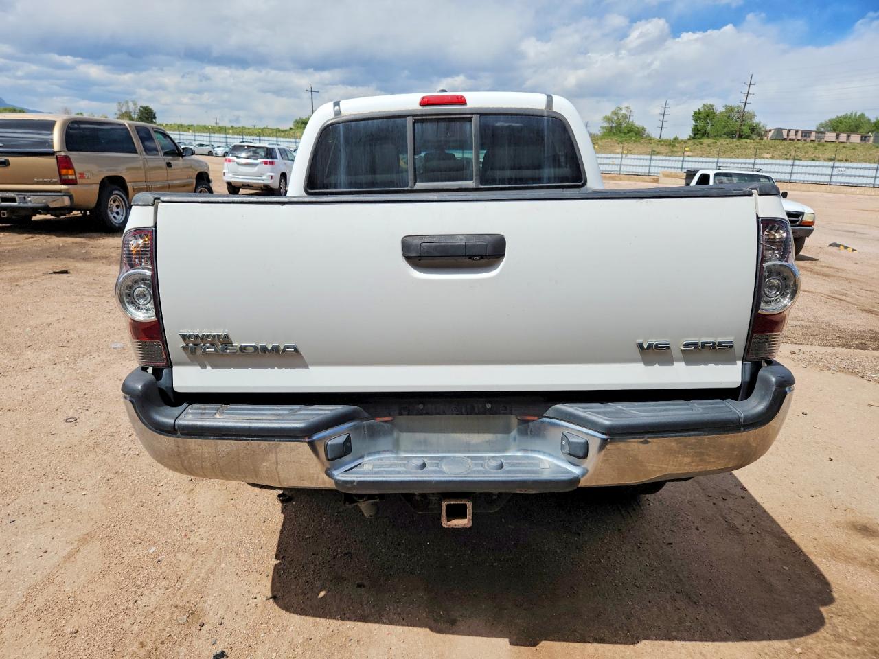 2011 Toyota Tacoma Double Cab White vin: 3TMLU4ENXBM073244