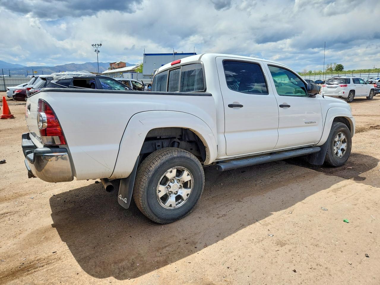 2011 Toyota Tacoma Double Cab White vin: 3TMLU4ENXBM073244