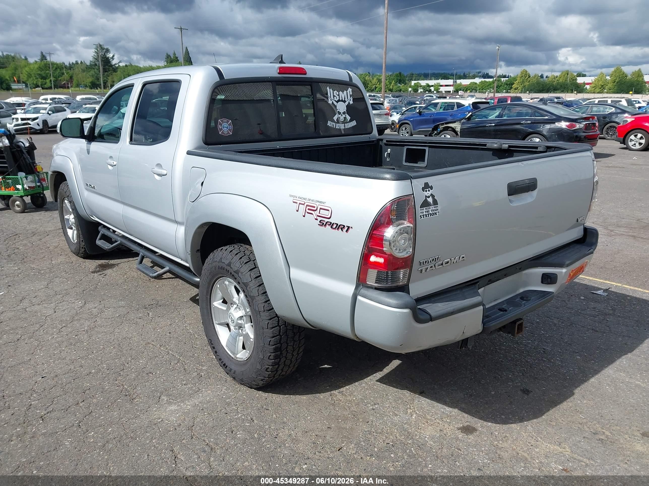 2012 Toyota Tacoma Base V6 Silver vin: 3TMLU4ENXCM098534