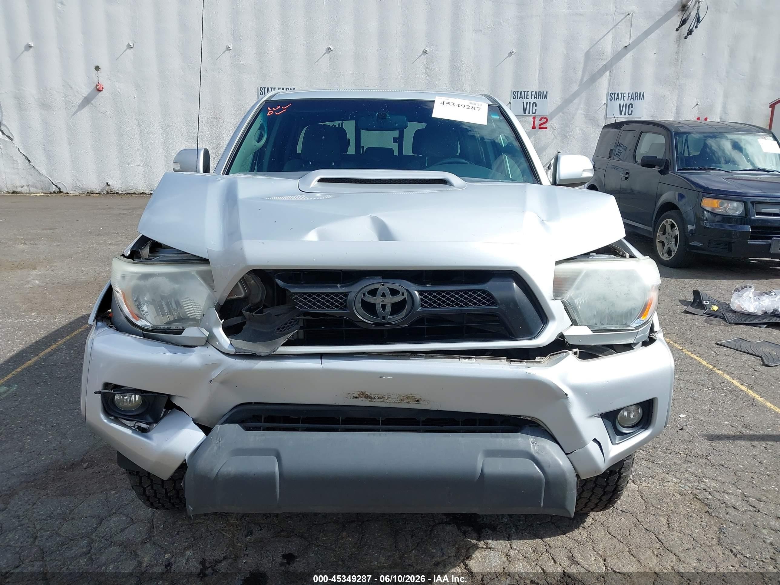 2012 Toyota Tacoma Base V6 Silver vin: 3TMLU4ENXCM098534