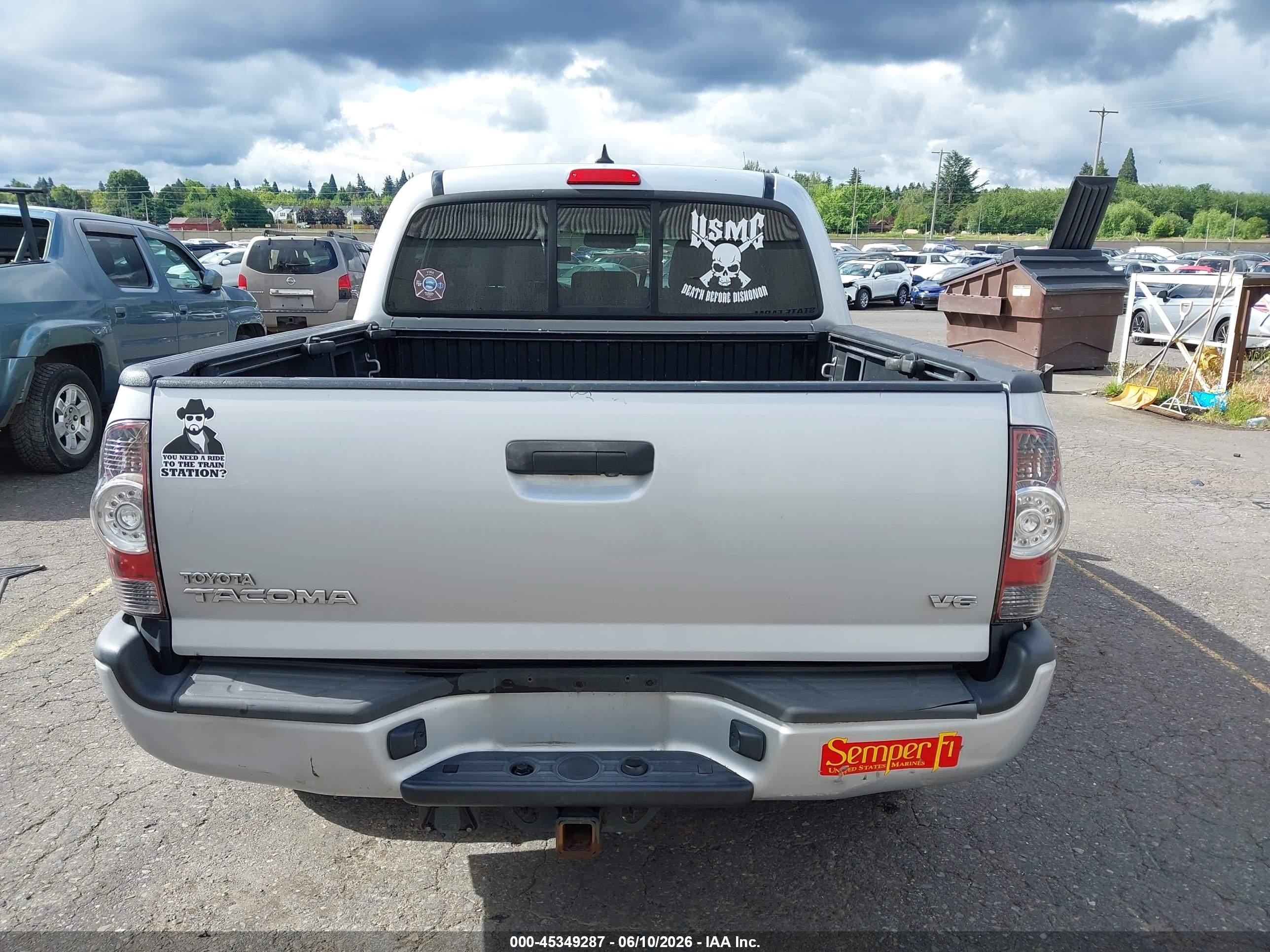 2012 Toyota Tacoma Base V6 Silver vin: 3TMLU4ENXCM098534