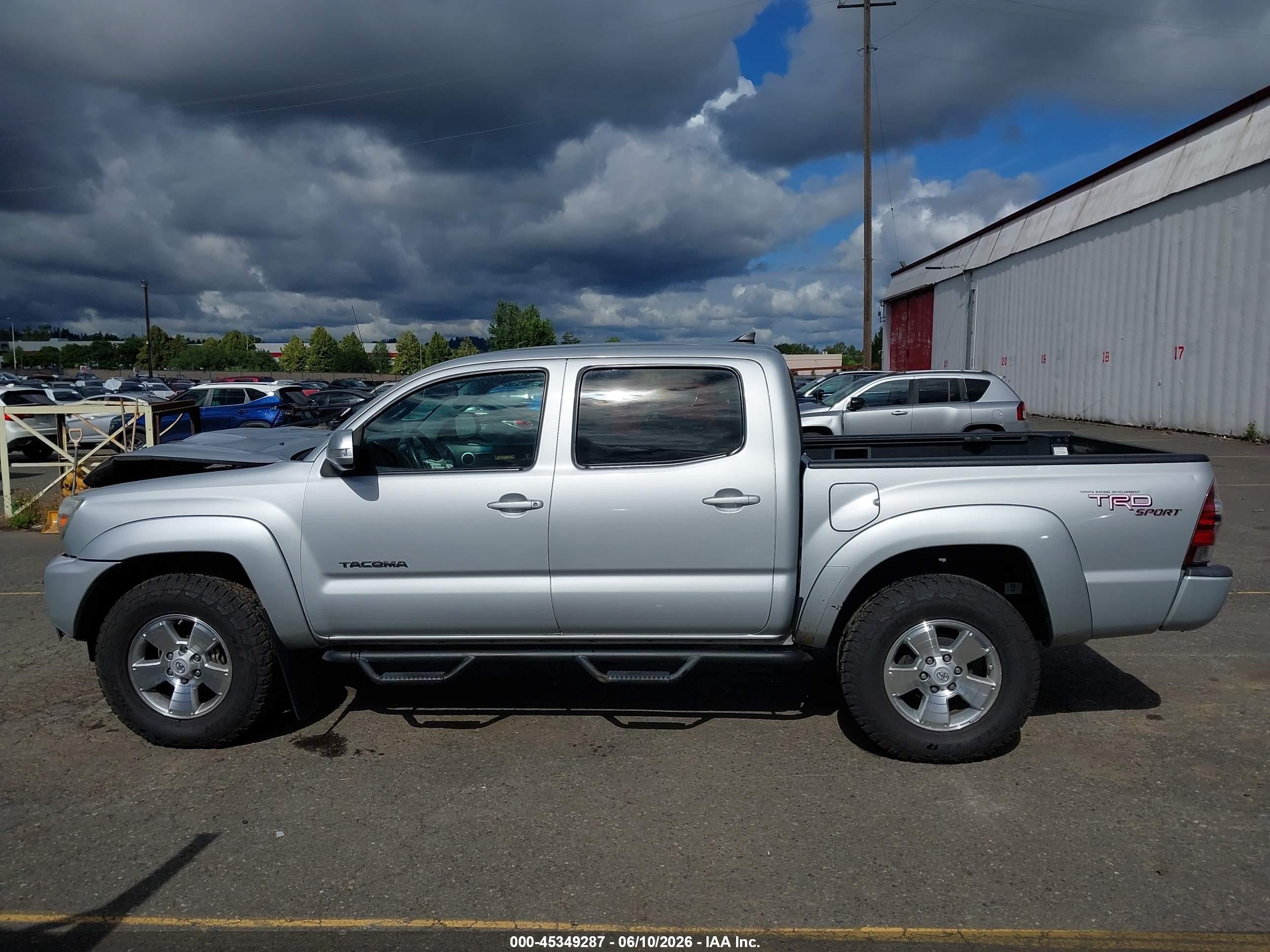2012 Toyota Tacoma Base V6 Silver vin: 3TMLU4ENXCM098534