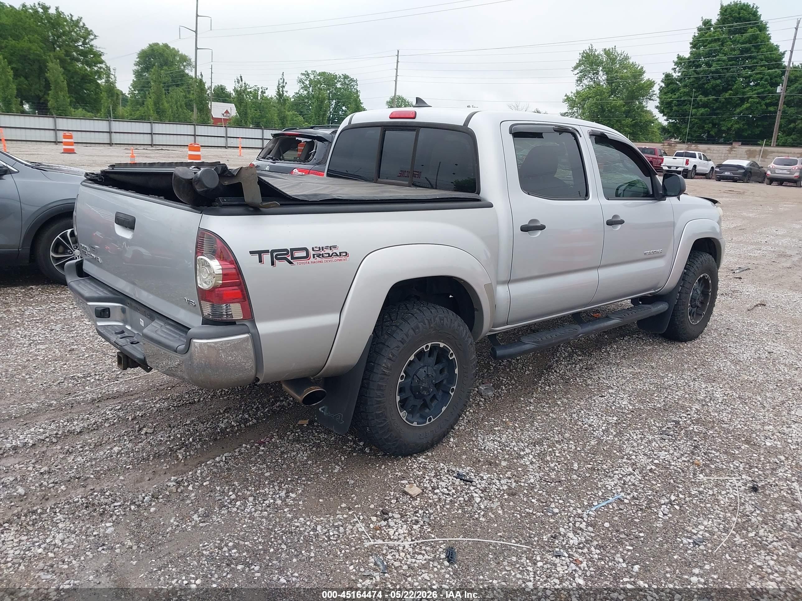 2012 Toyota Tacoma Base V6 Silver vin: 3TMLU4ENXCM099943