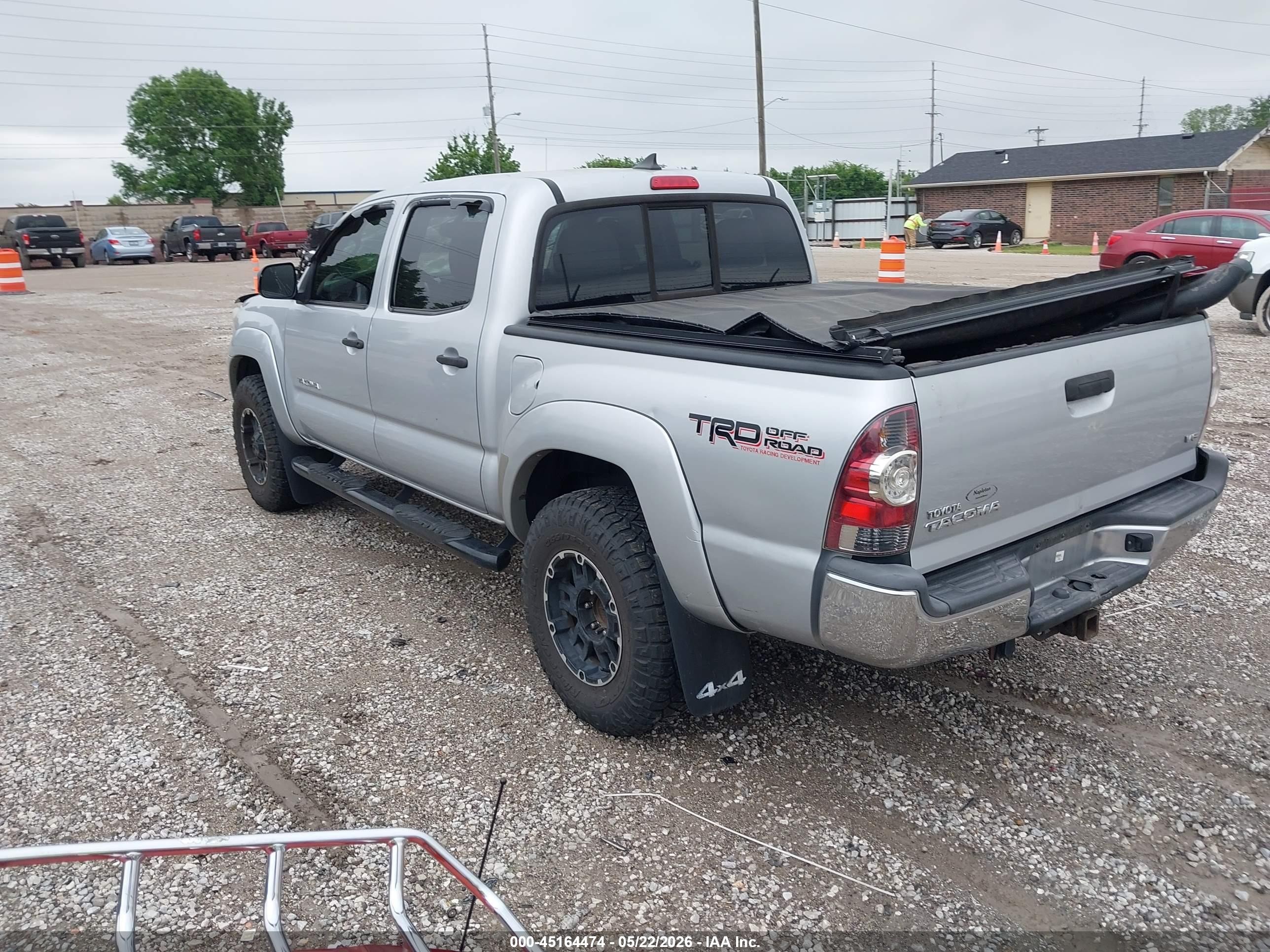 2012 Toyota Tacoma Base V6 Silver vin: 3TMLU4ENXCM099943