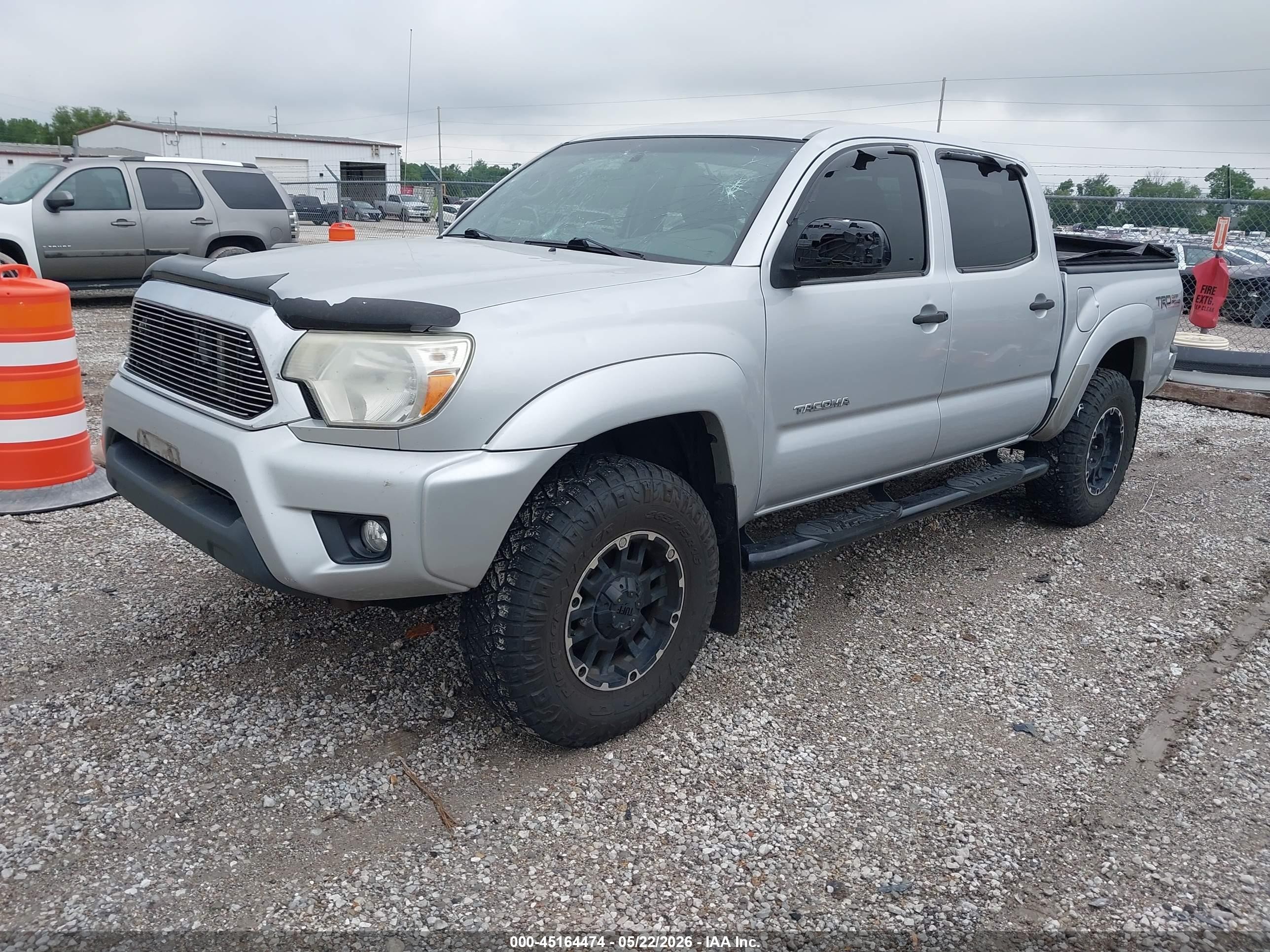 2012 Toyota Tacoma Base V6 Silver vin: 3TMLU4ENXCM099943