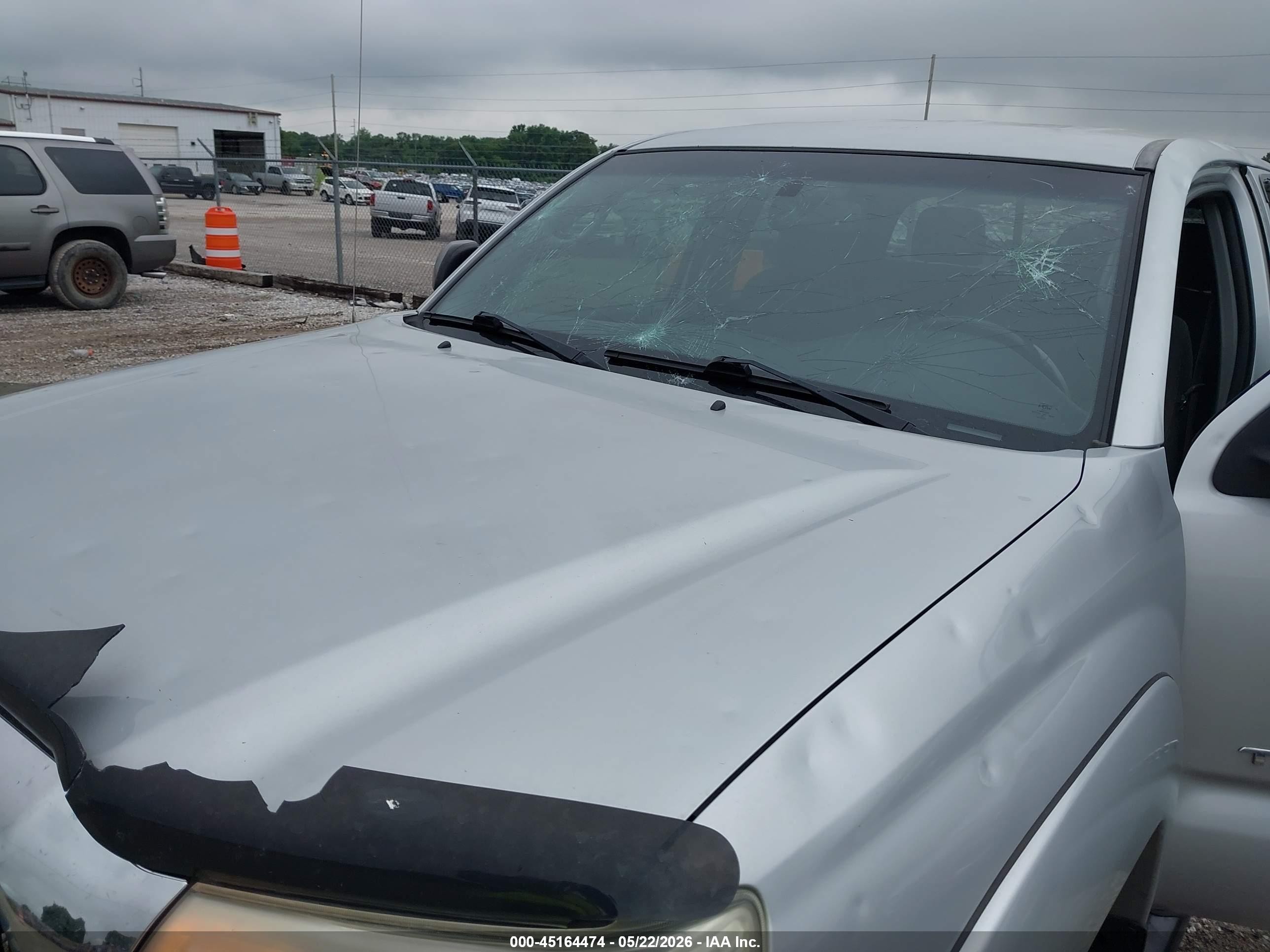 2012 Toyota Tacoma Base V6 Silver vin: 3TMLU4ENXCM099943