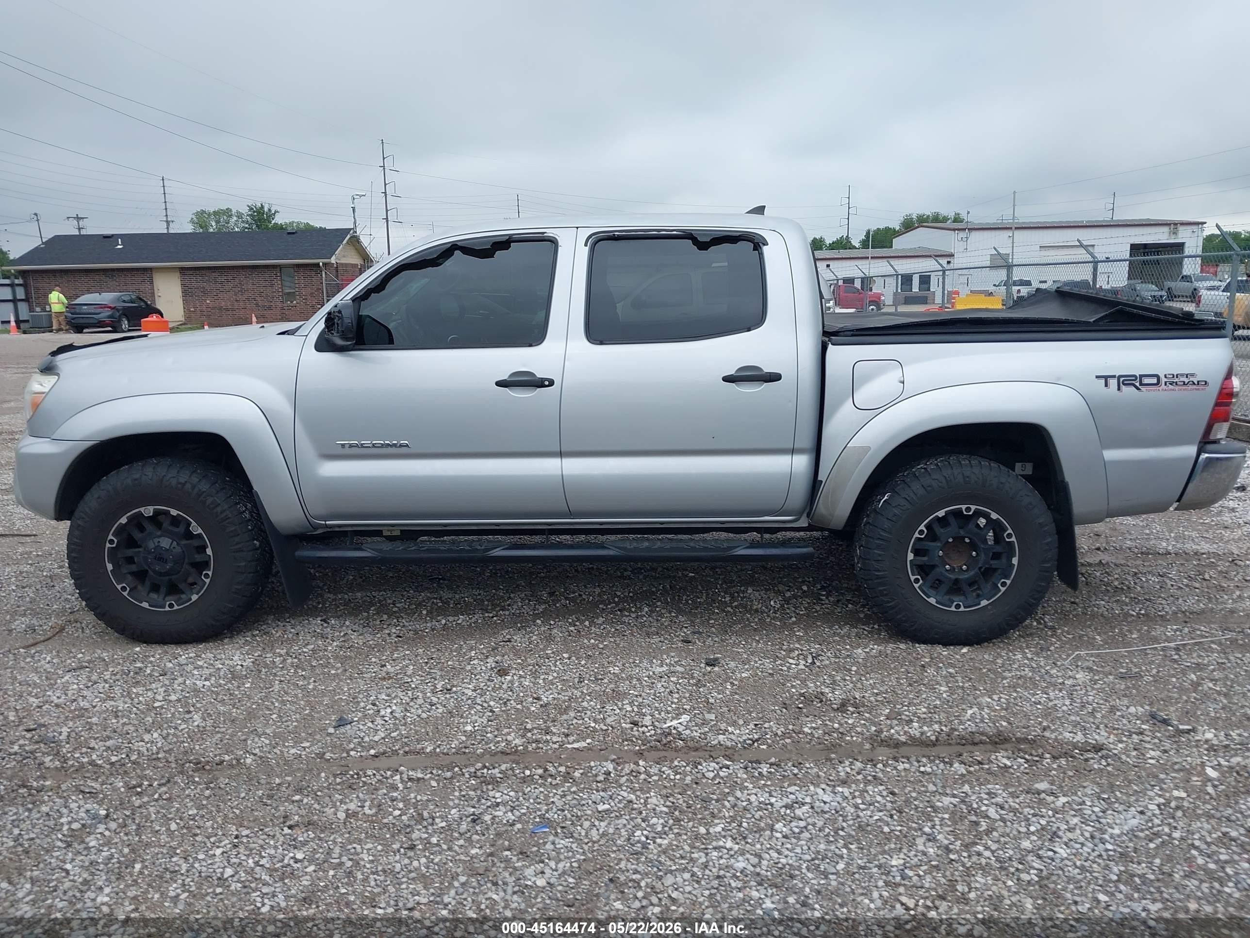 2012 Toyota Tacoma Base V6 Silver vin: 3TMLU4ENXCM099943