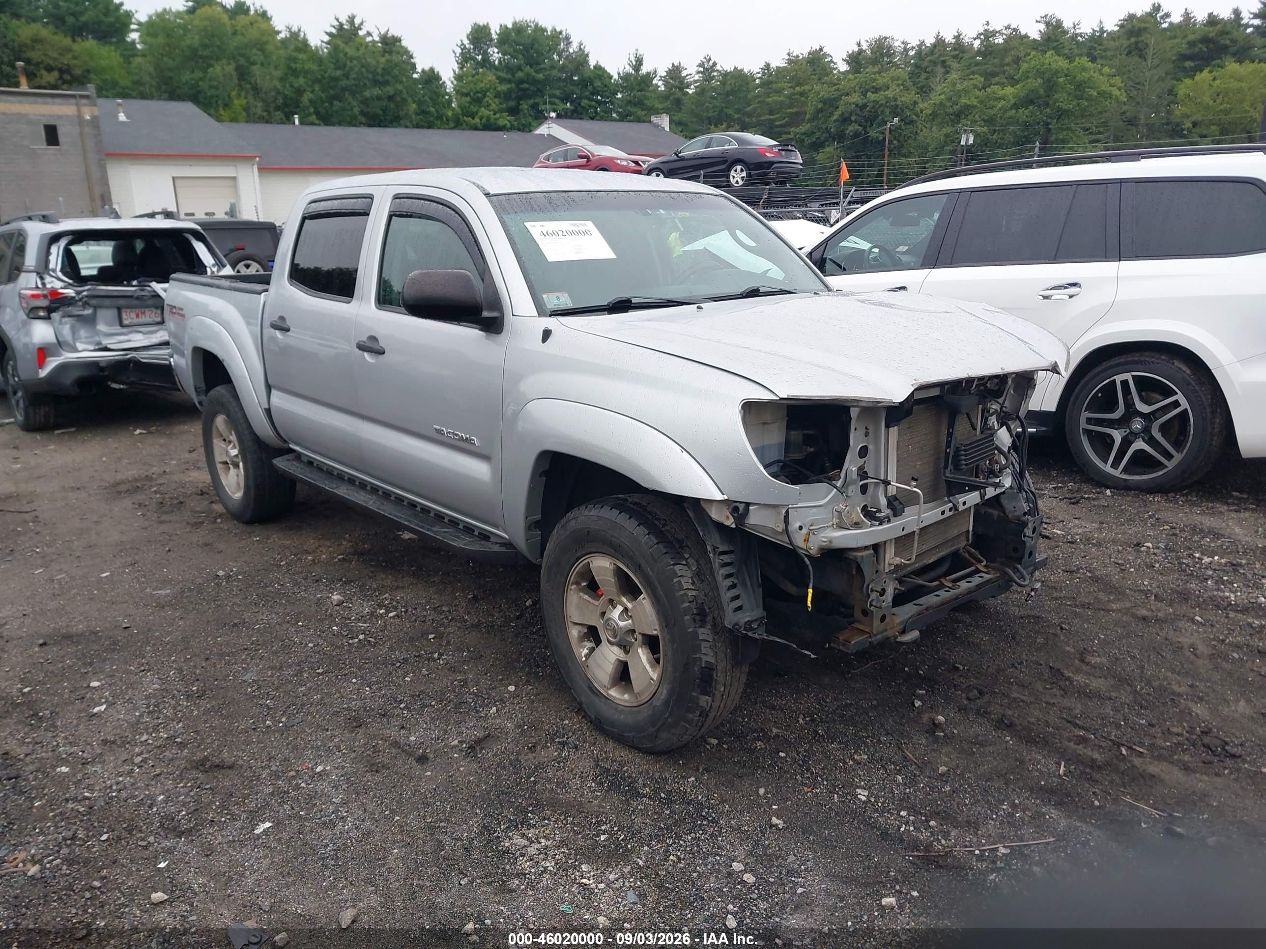 2013 Toyota Tacoma Base V6 Silver vin: 3TMLU4ENXDM112546