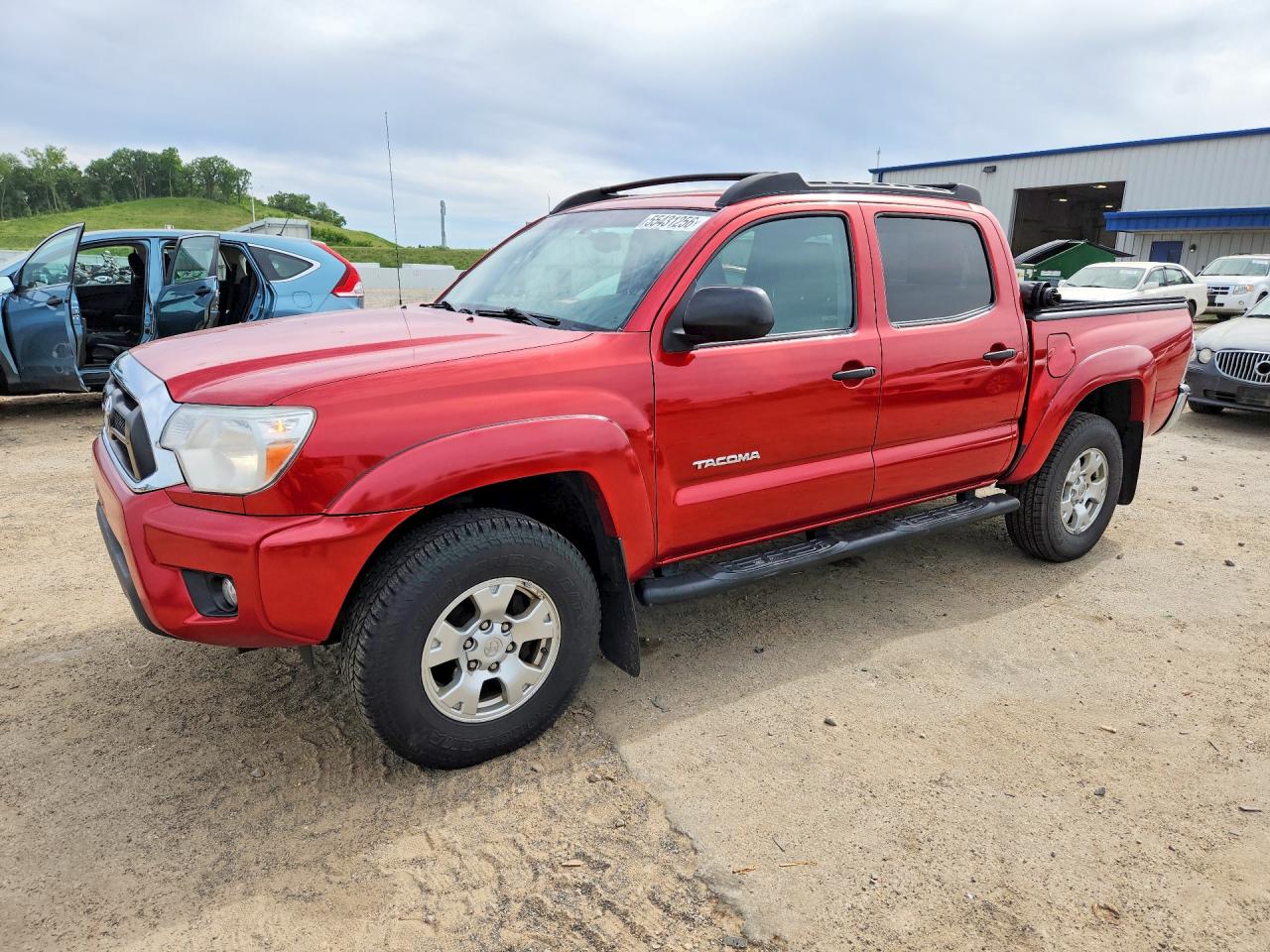 2013 Toyota Tacoma Double Cab Red vin: 3TMLU4ENXDM128102