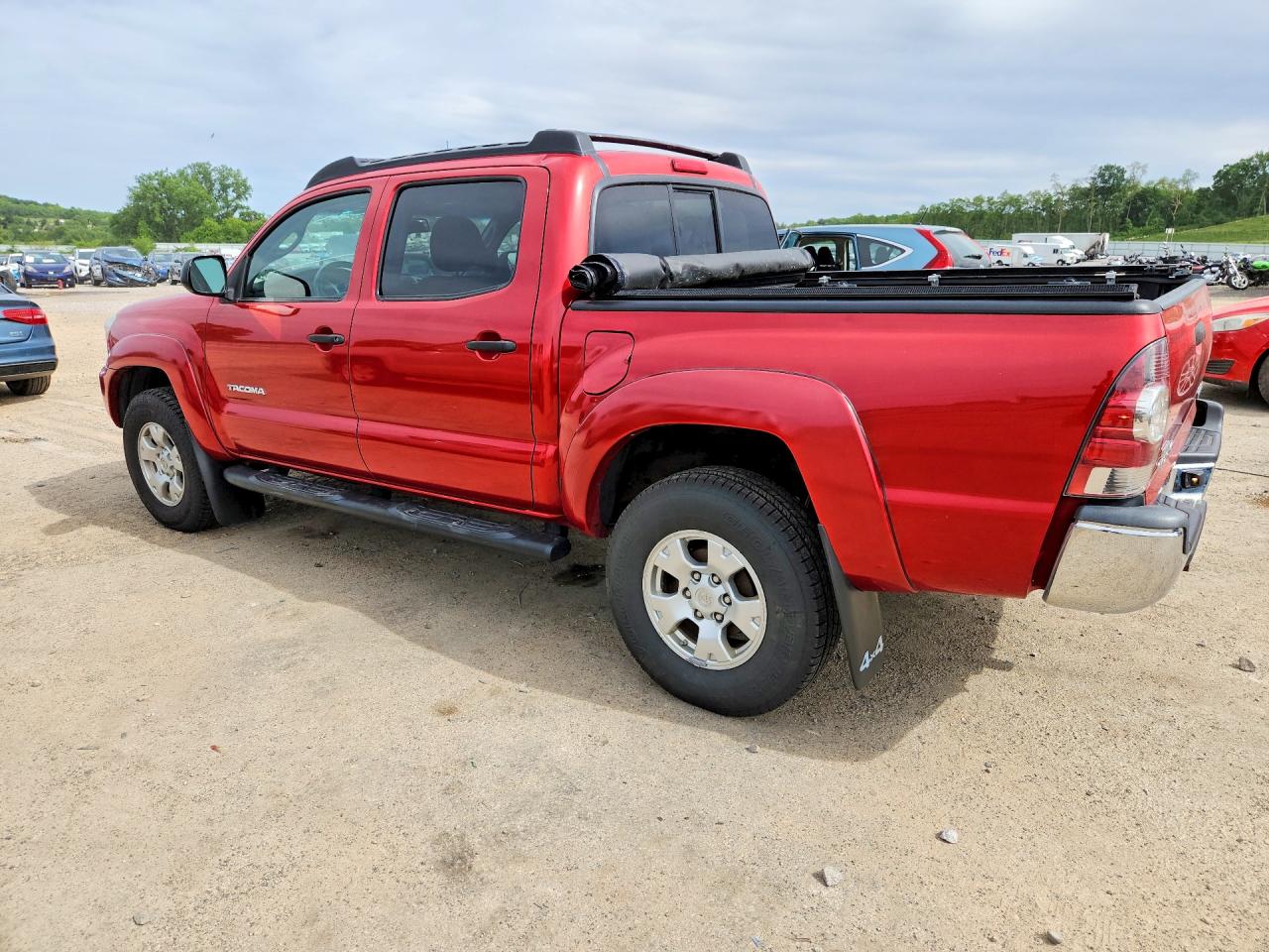 2013 Toyota Tacoma Double Cab Red vin: 3TMLU4ENXDM128102